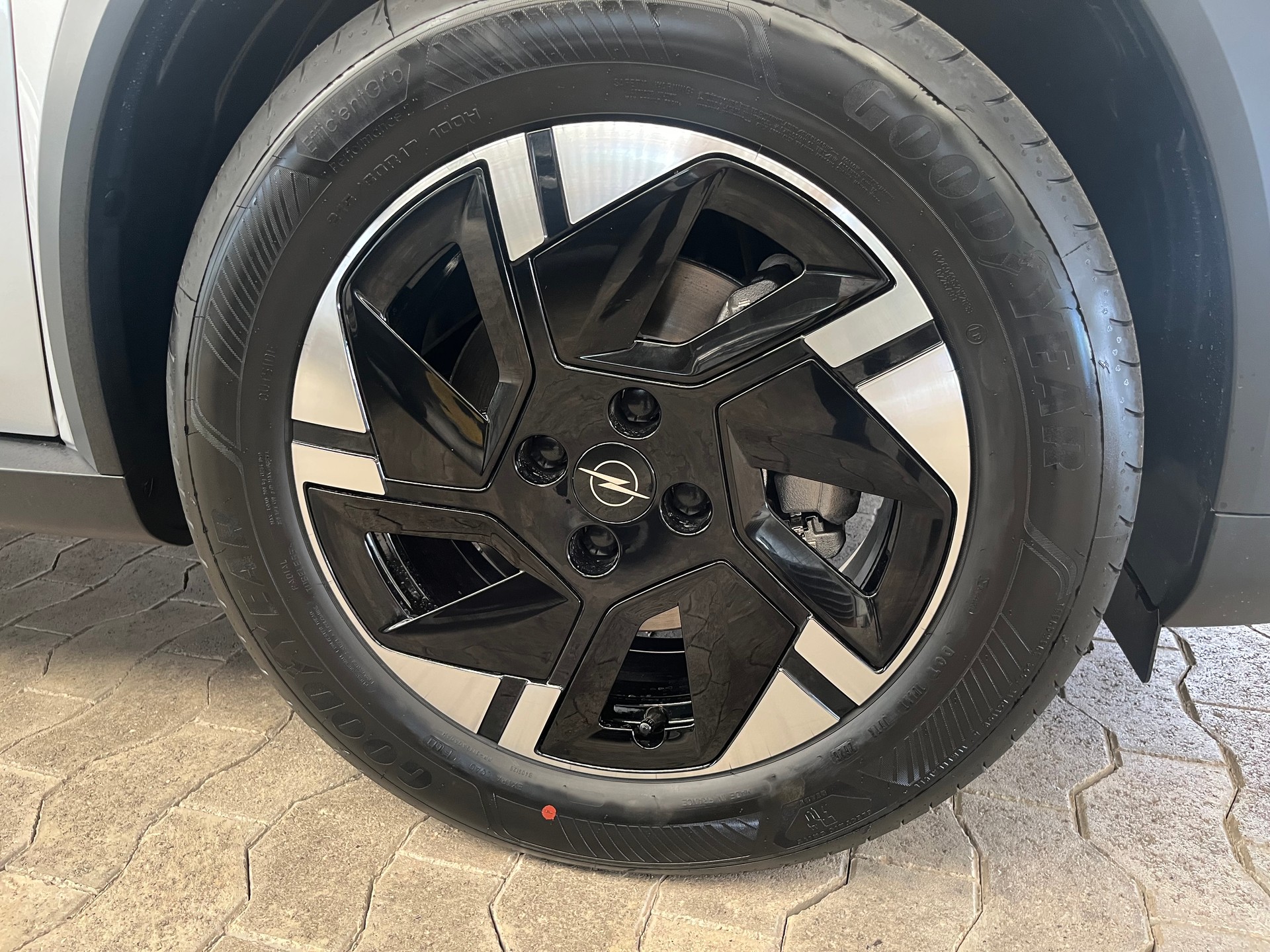 OPEL Frontera-e 54 kWh GS-image-10