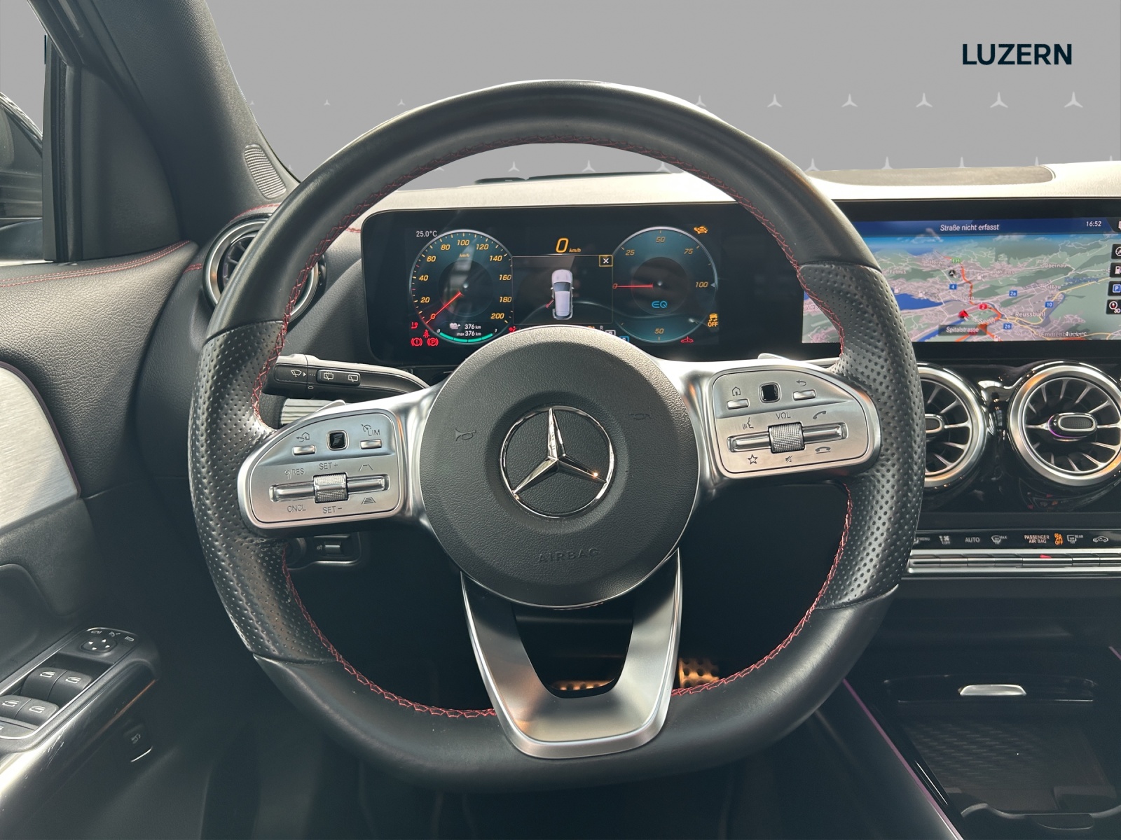 MERCEDES-BENZ EQA 350 AMG Line 4Matic-image-9