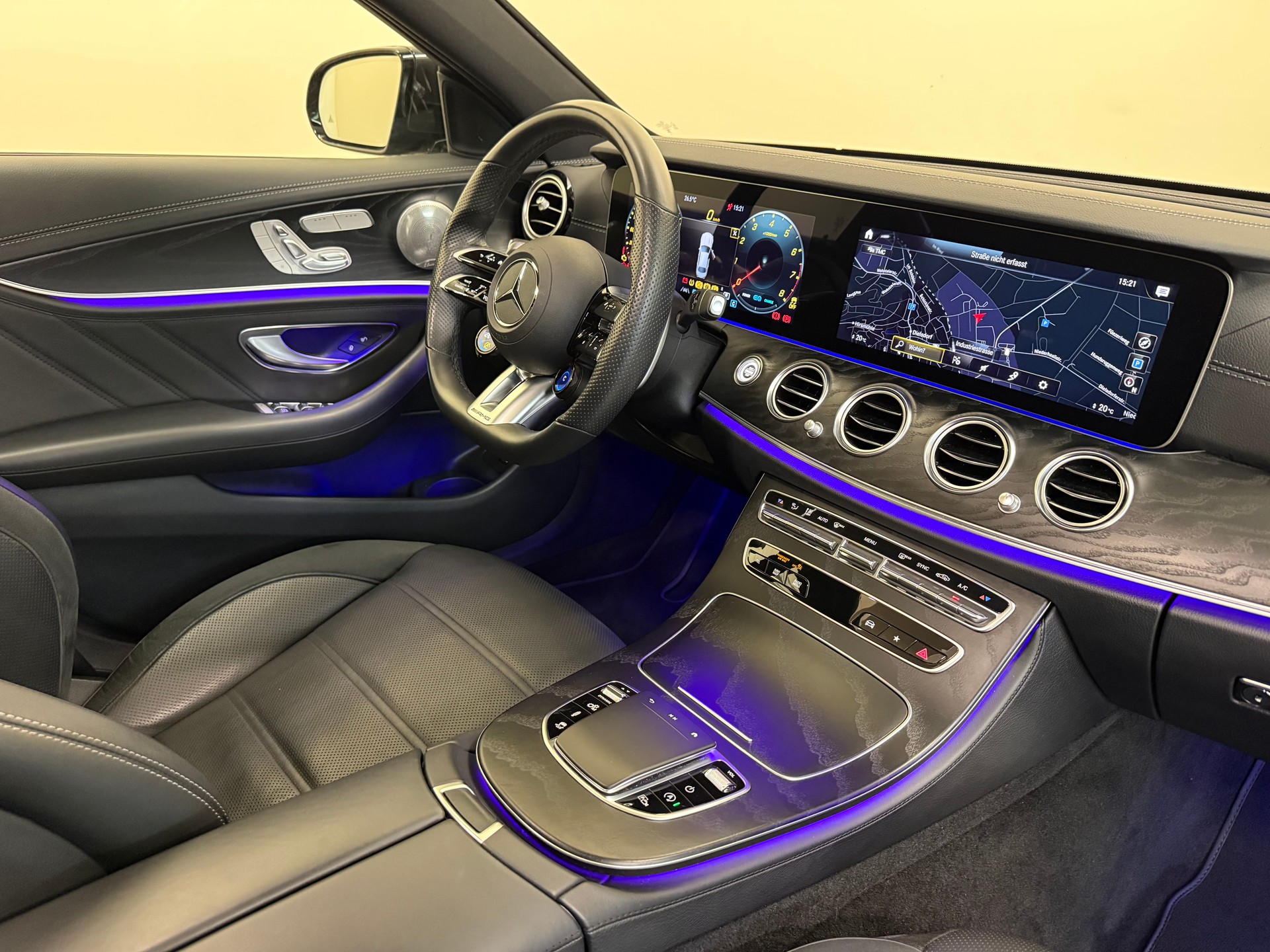 MERCEDES-BENZ AMG E 53 4Matic+ Speedshift 9G-TCT-image-28