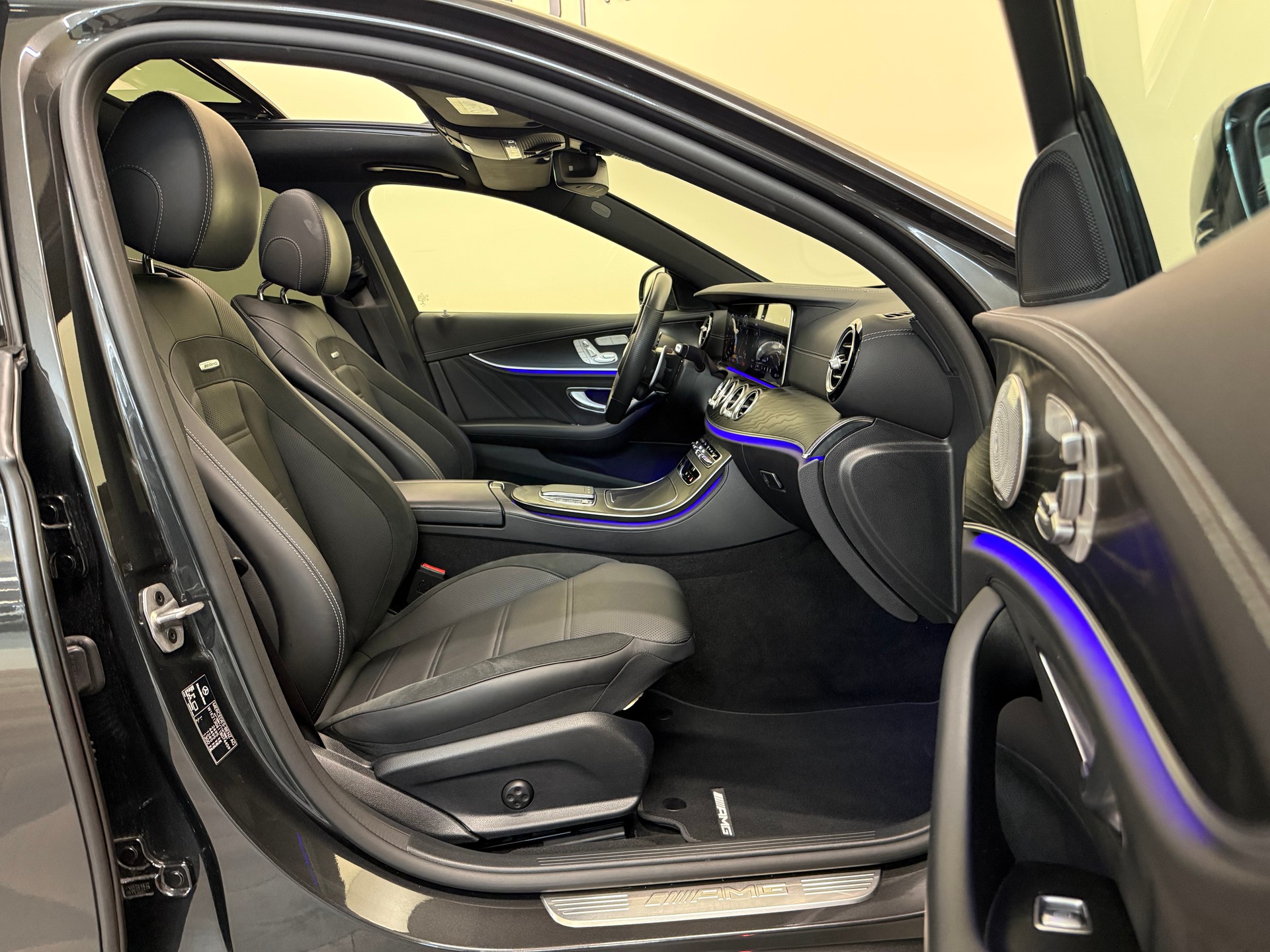 MERCEDES-BENZ AMG E 53 4Matic+ Speedshift 9G-TCT-image-27