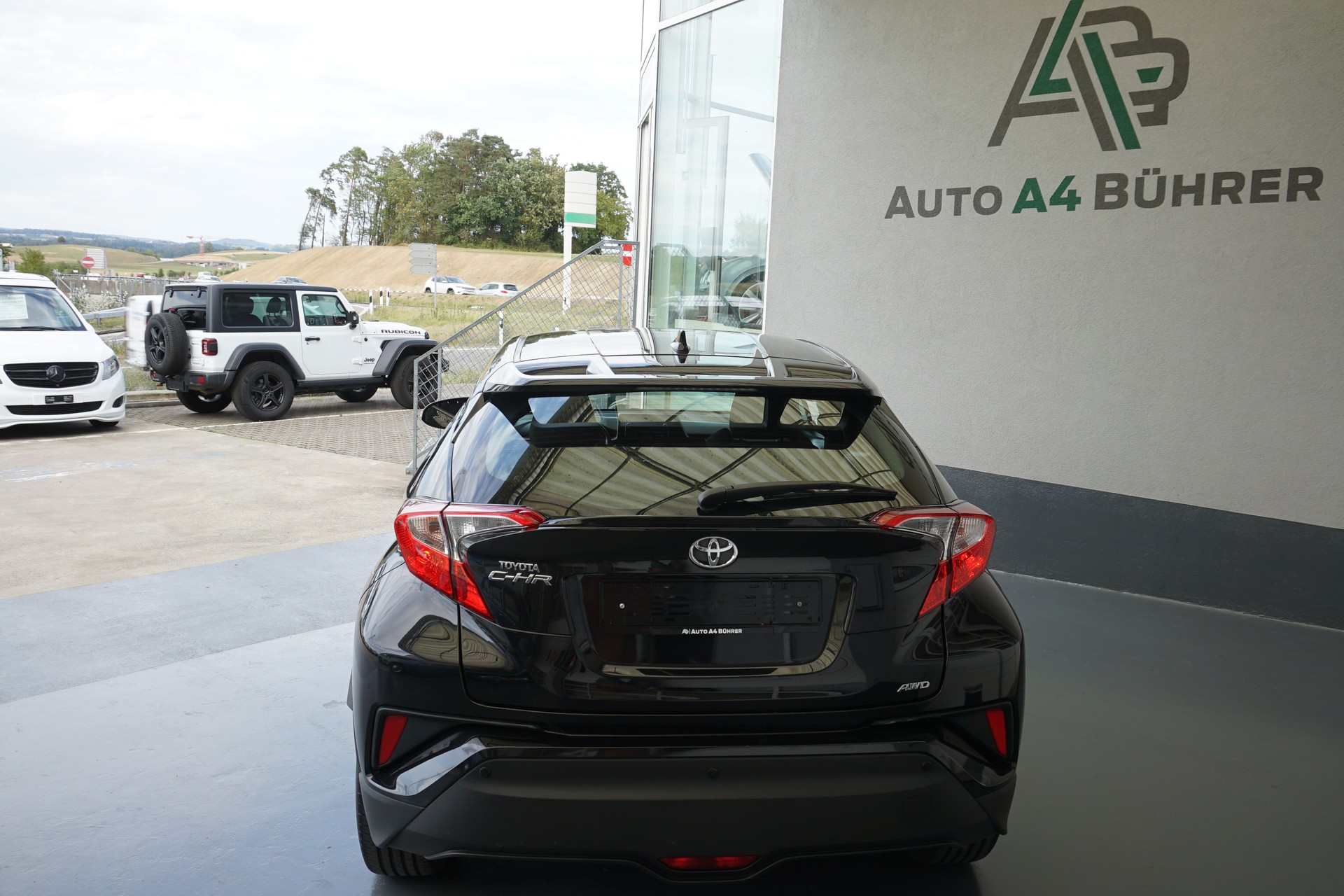 TOYOTA C-HR 1.2 Comfort 4WD-image-6