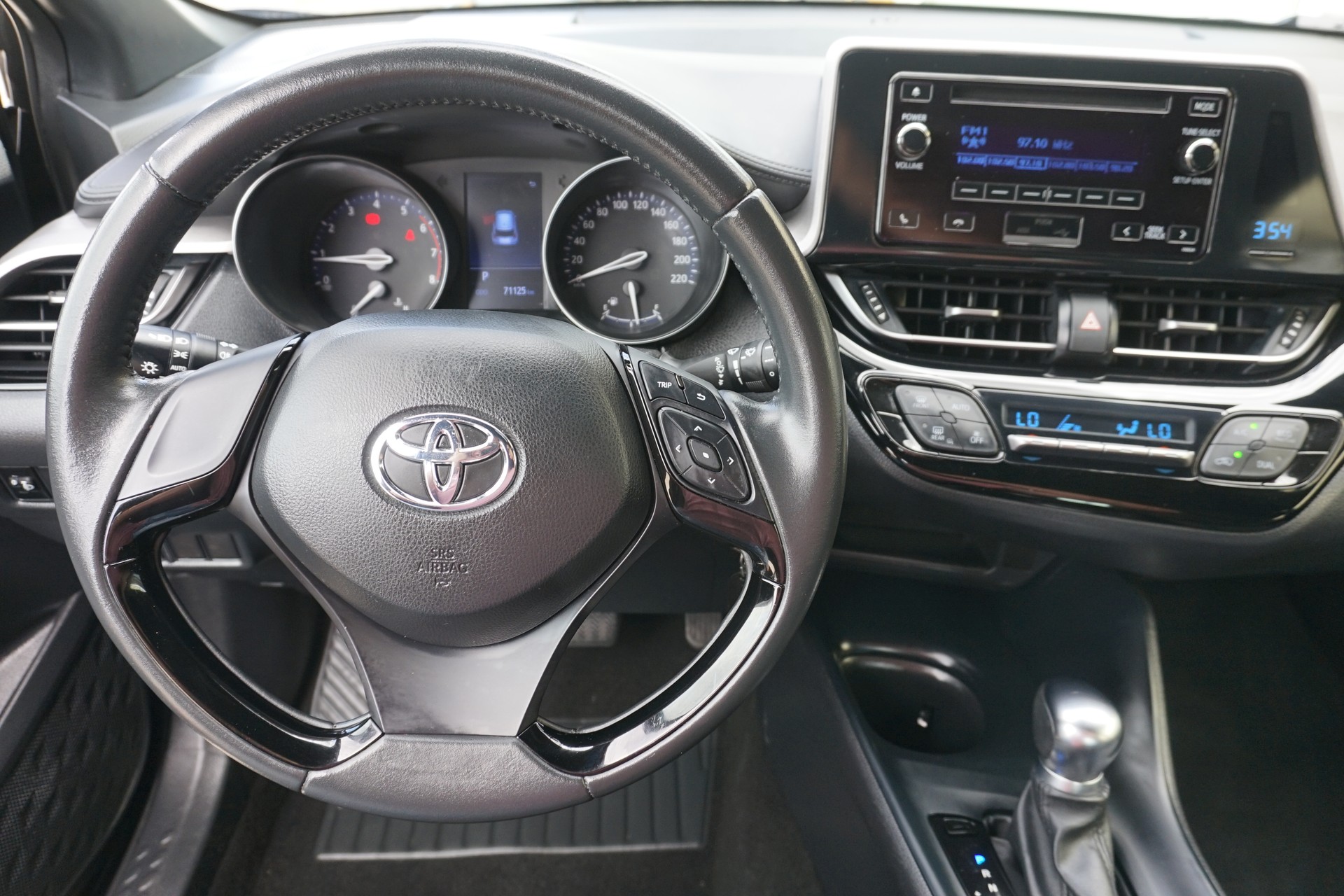 TOYOTA C-HR 1.2 Comfort 4WD-image-14