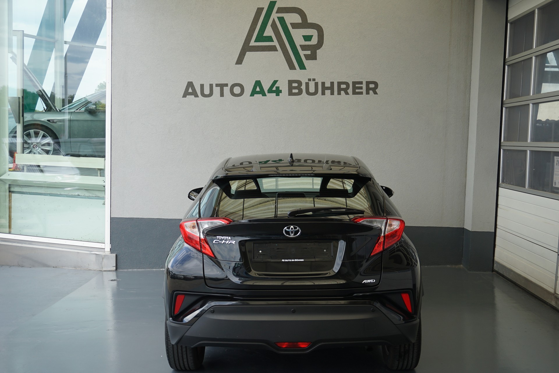 TOYOTA C-HR 1.2 Comfort 4WD-image-10