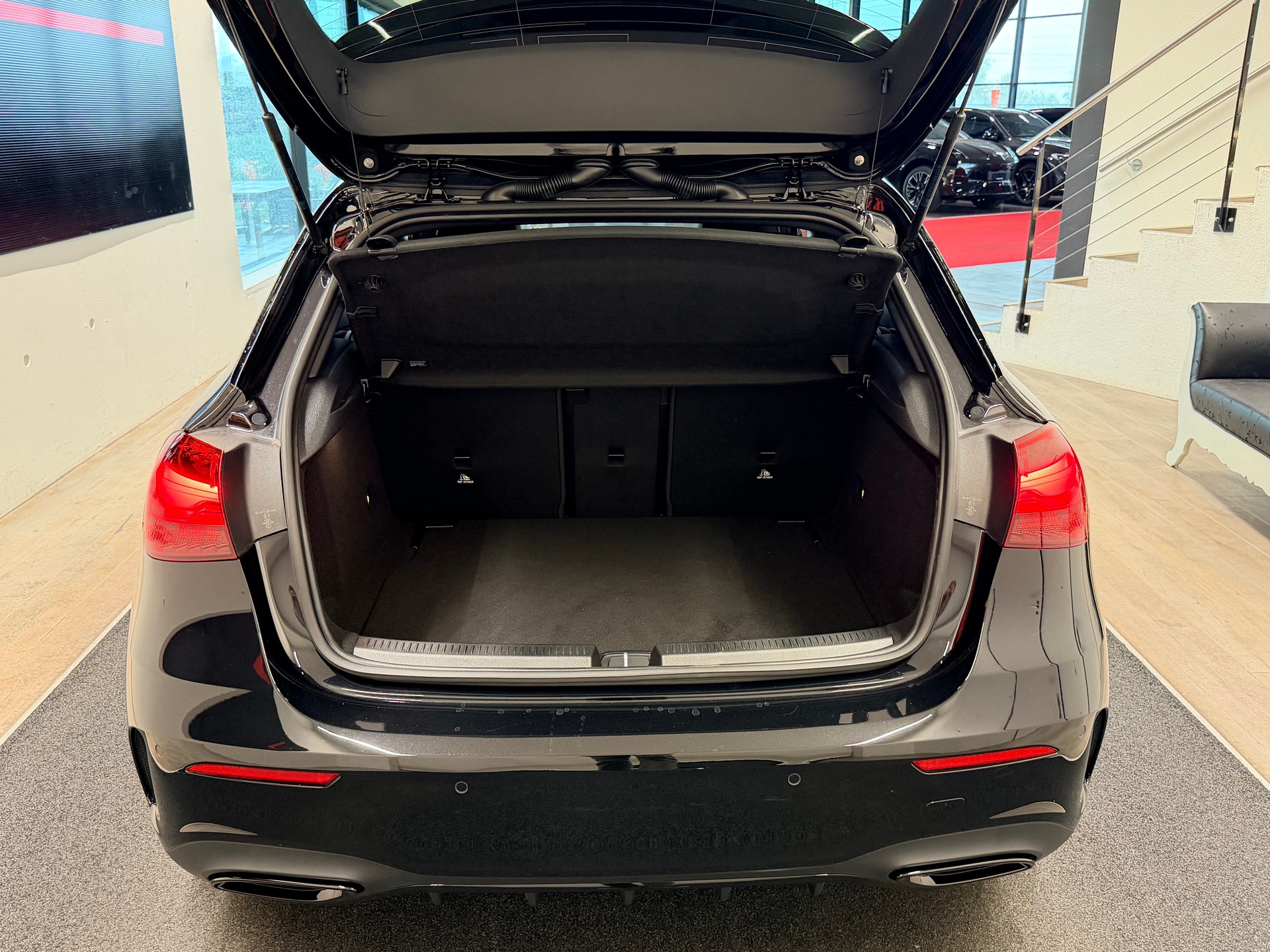 MERCEDES-BENZ A 200 AMG 7G-DCT-image-9