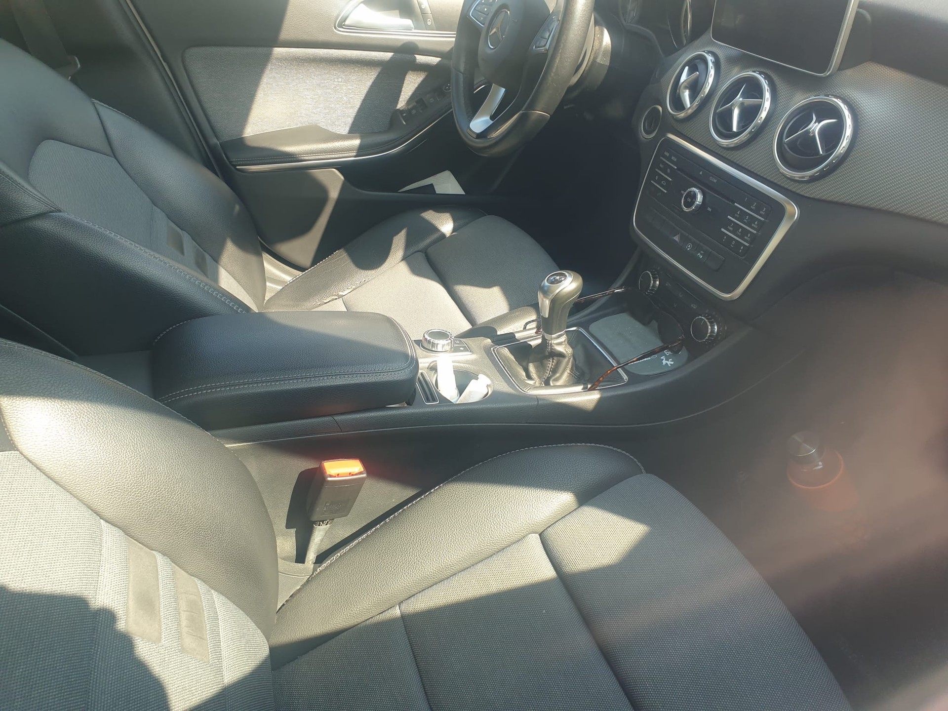 MERCEDES-BENZ GLA 200 CDI-image-1