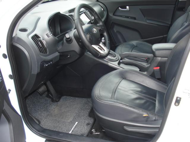 KIA Sportage 2.0 CRDi Style-image-15