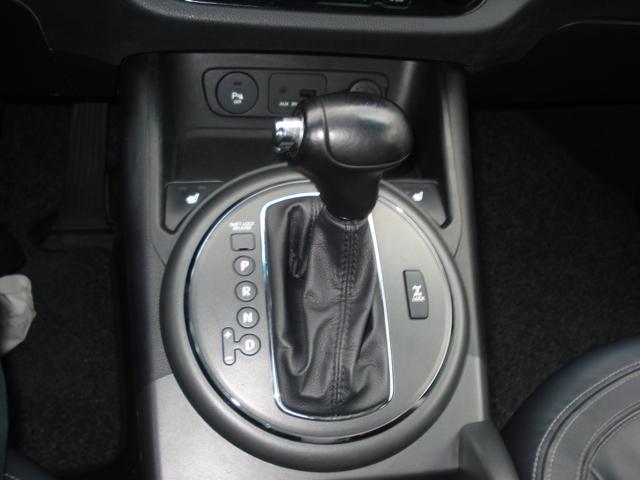 KIA Sportage 2.0 CRDi Style-image-19
