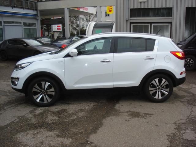 KIA Sportage 2.0 CRDi Style-image-3