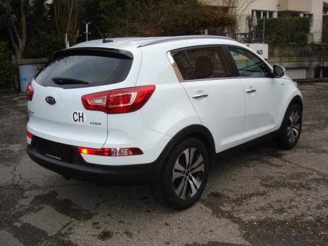 KIA Sportage 2.0 CRDi Style-image-5