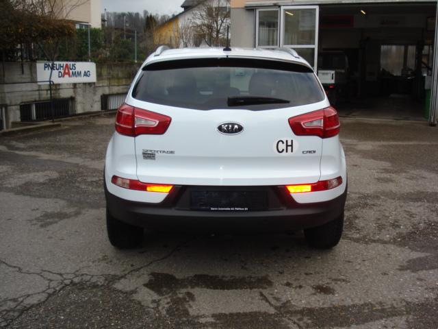 KIA Sportage 2.0 CRDi Style-image-4