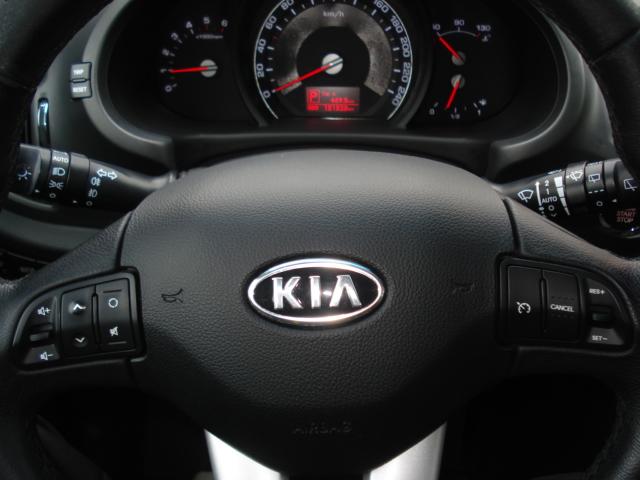 KIA Sportage 2.0 CRDi Style-image-18
