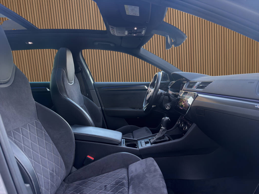 SKODA Superb Combi 2.0 TDI 190 SportLine 4x4 DSG-image-13