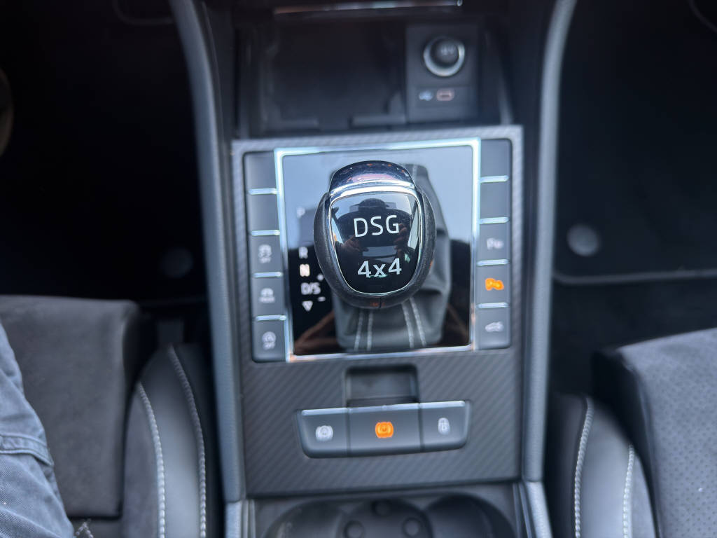SKODA Superb Combi 2.0 TDI 190 SportLine 4x4 DSG-image-21