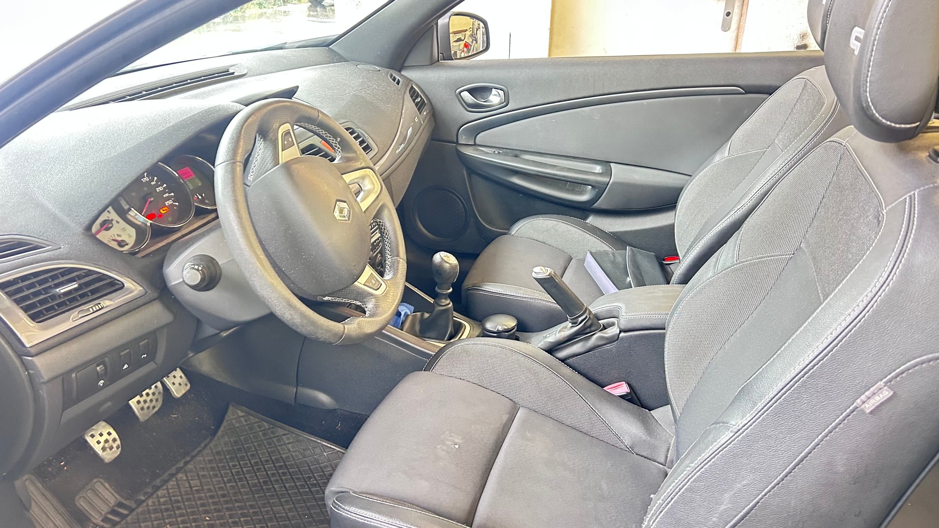 RENAULT Mégane CC 2.0 dCi GT-image-5