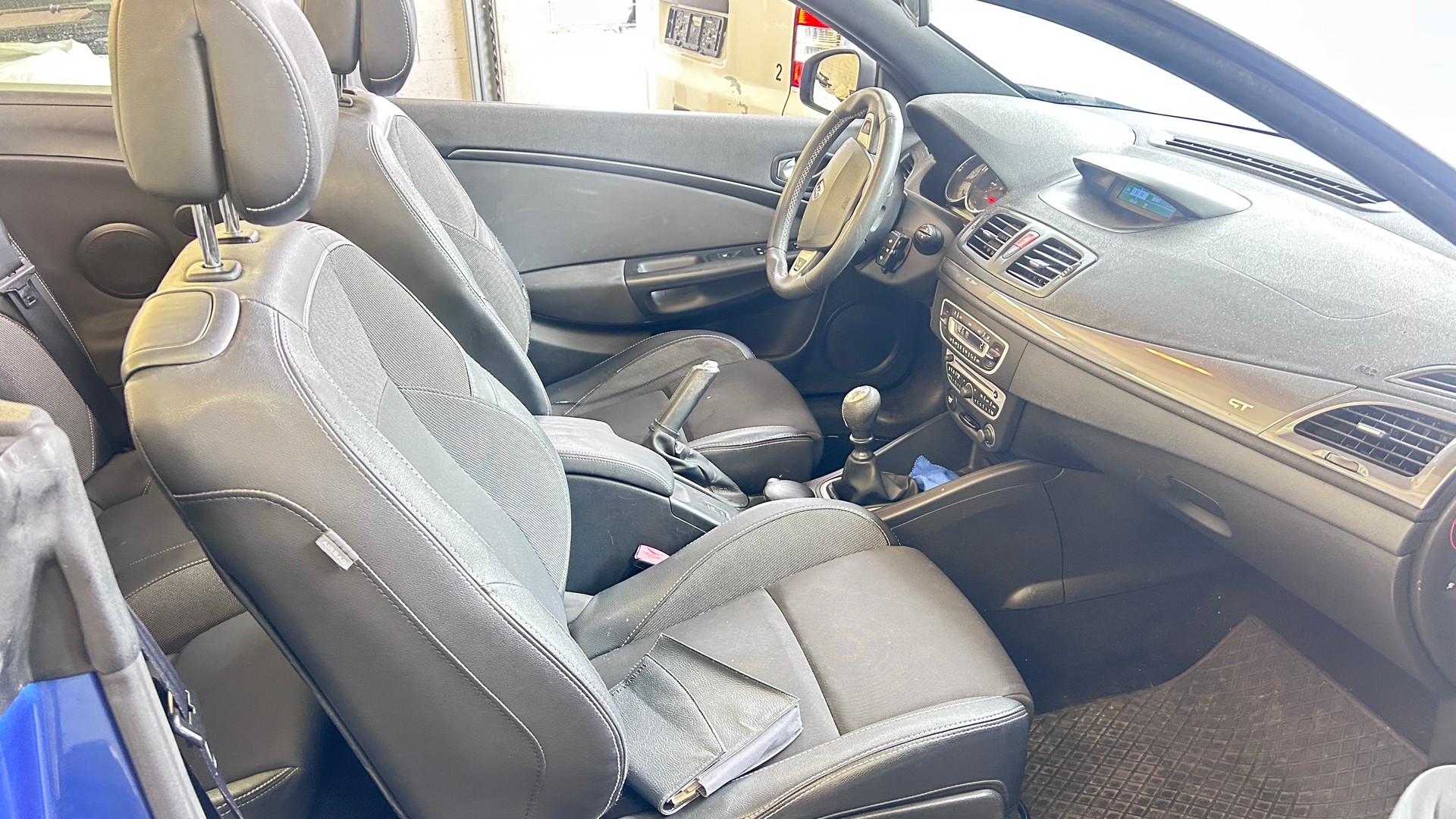RENAULT Mégane CC 2.0 dCi GT-image-6