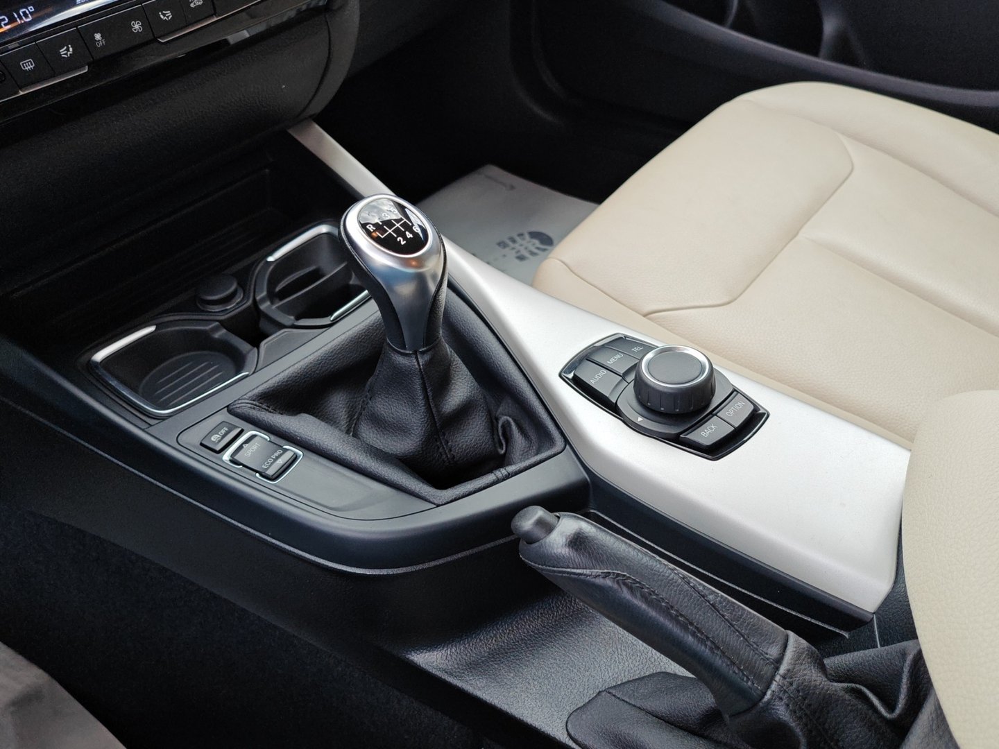 BMW 120i – 177 ch 5 portes – Écran iDrive, DAB, clim auto [Expertisé + Garantie 12 mois]-image-16