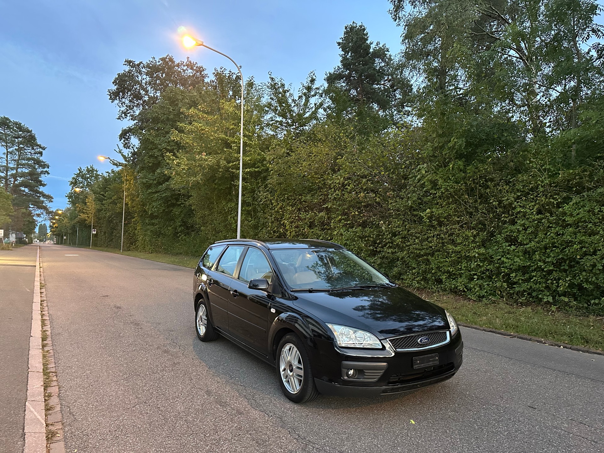 FORD Focus 2.0i Ghia Automat-image-2