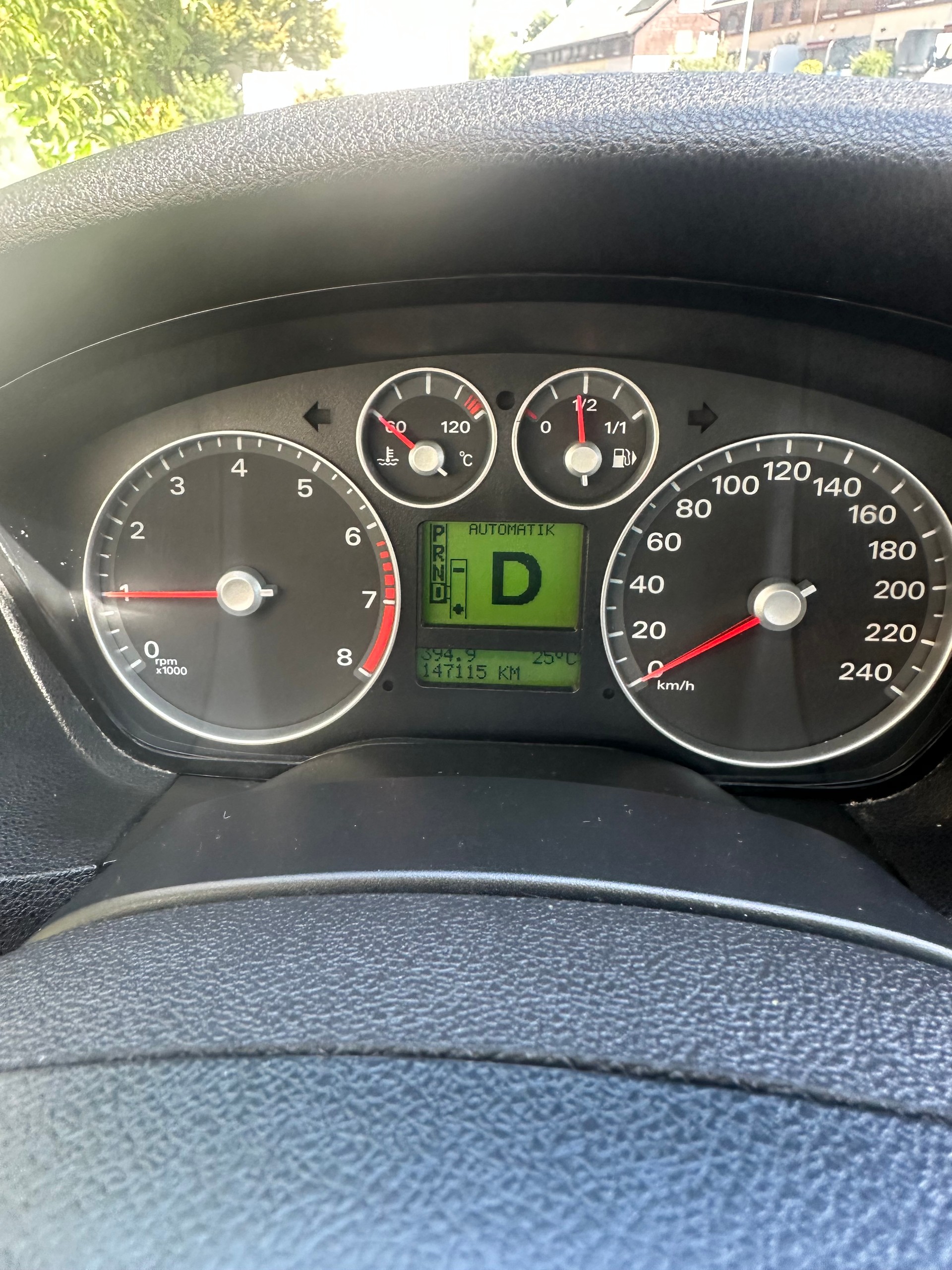 FORD Focus 2.0i Ghia Automat-image-13