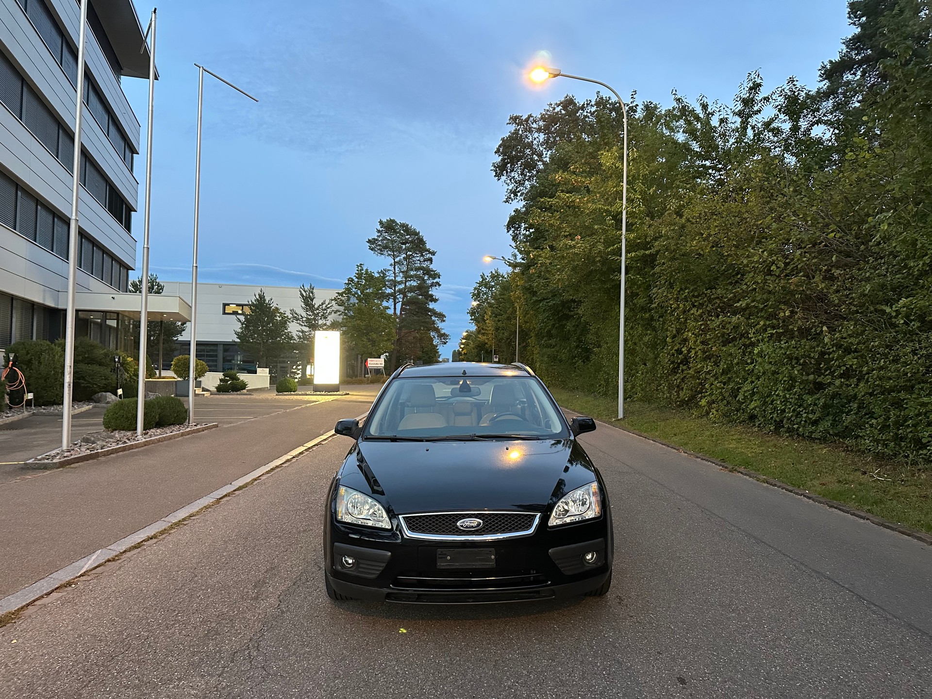 FORD Focus 2.0i Ghia Automat-image-1
