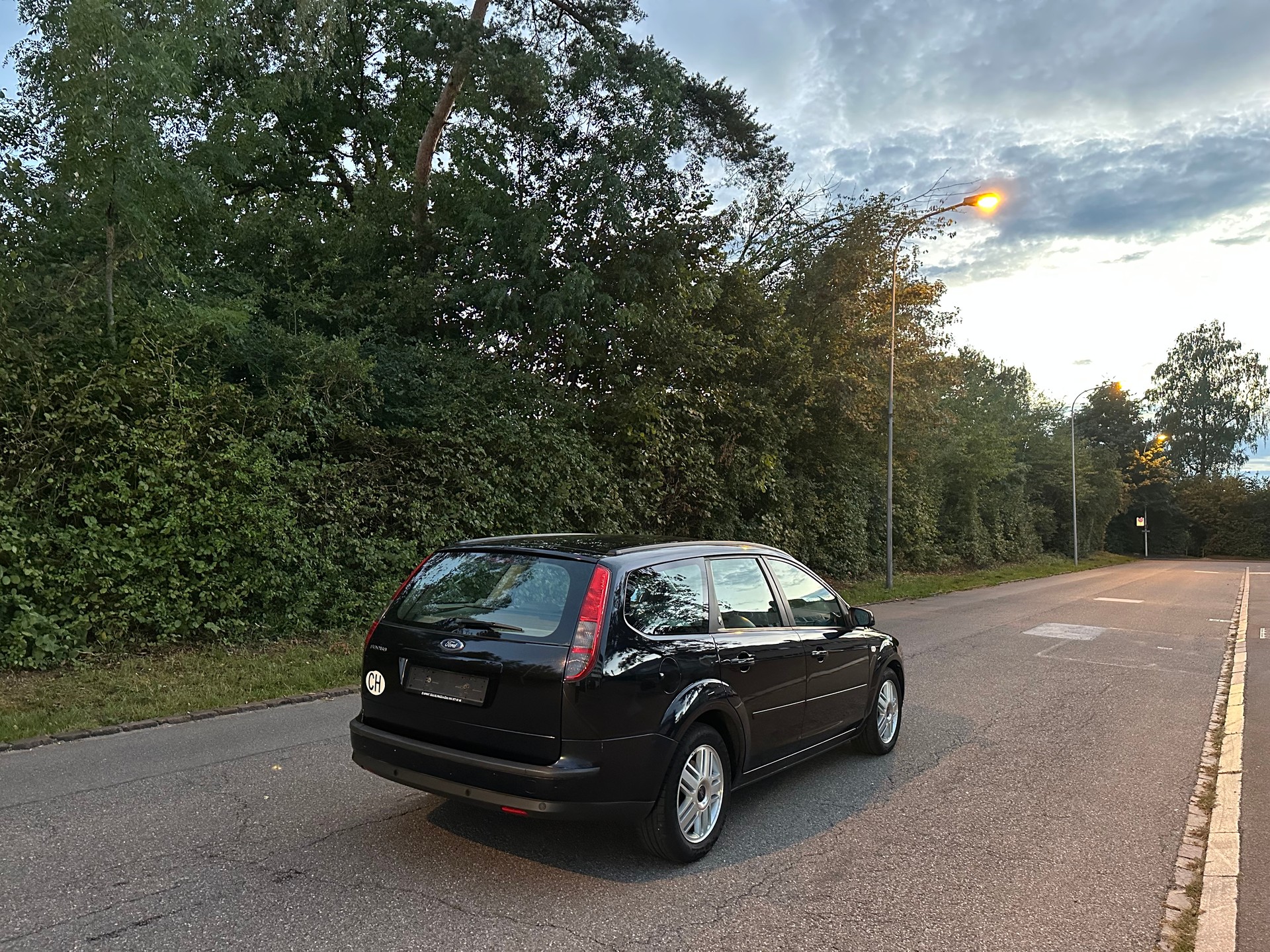 FORD Focus 2.0i Ghia Automat-image-5