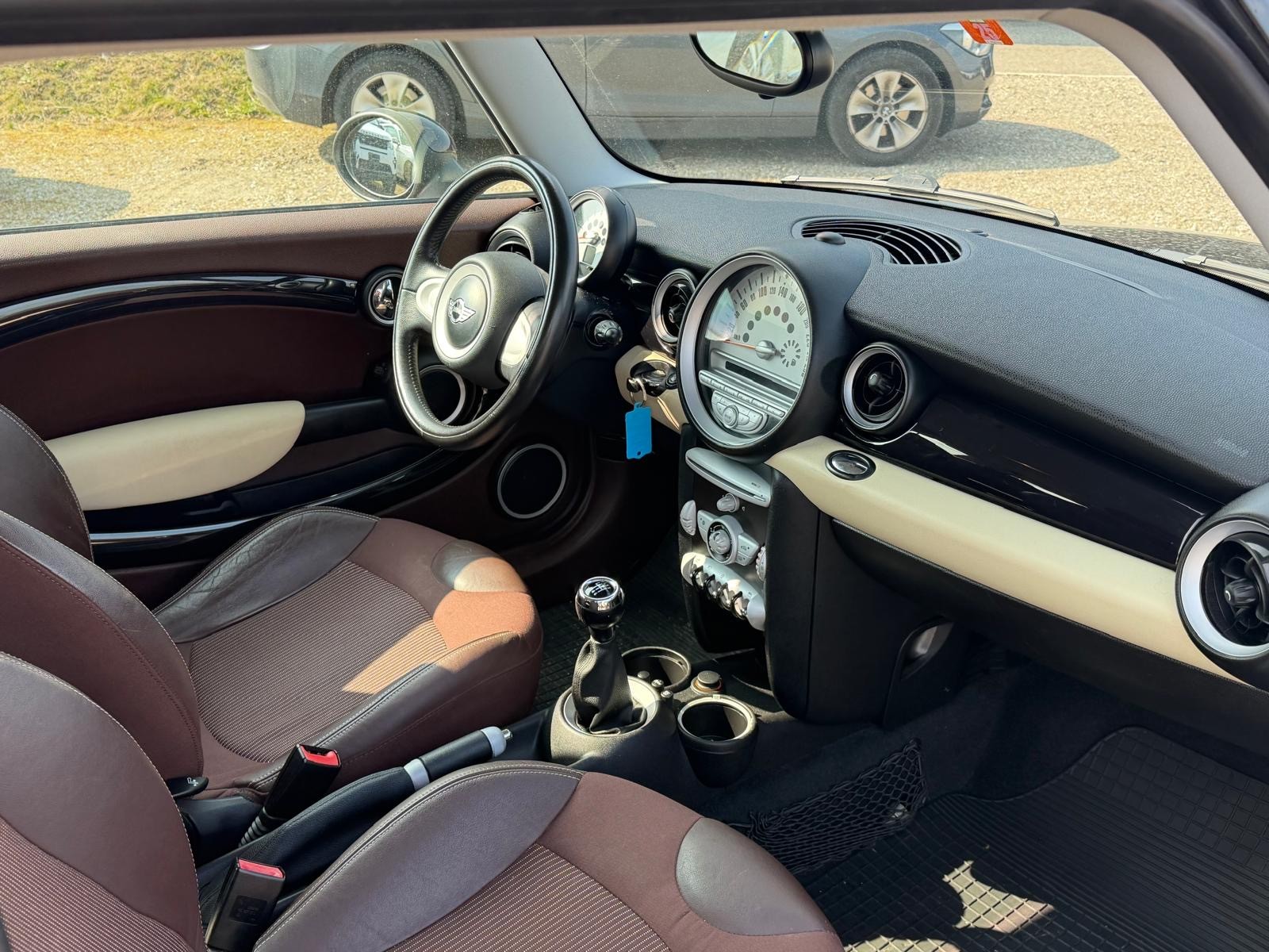MINI Clubman Cooper-image-5