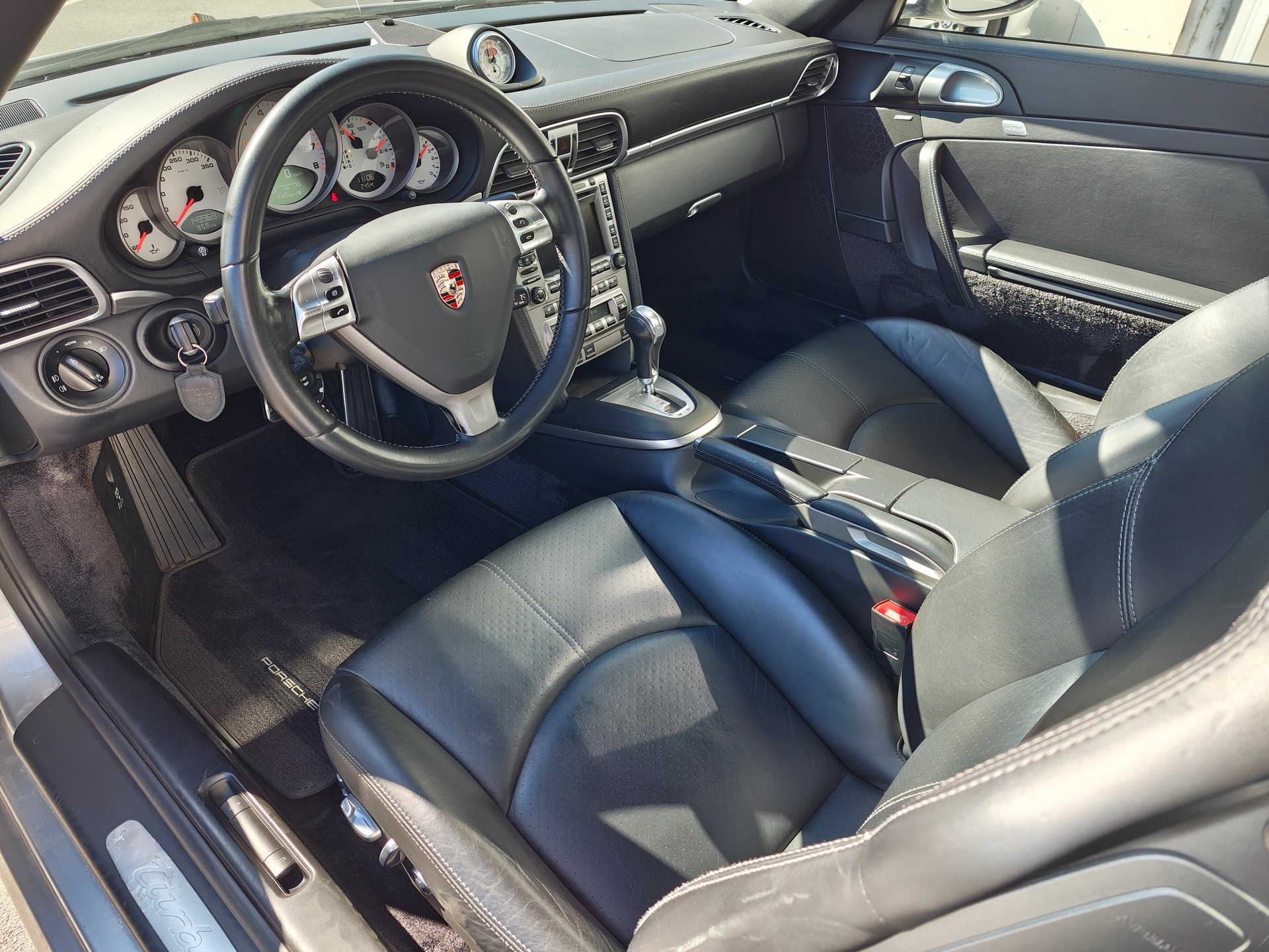 PORSCHE 911 Turbo-image-5