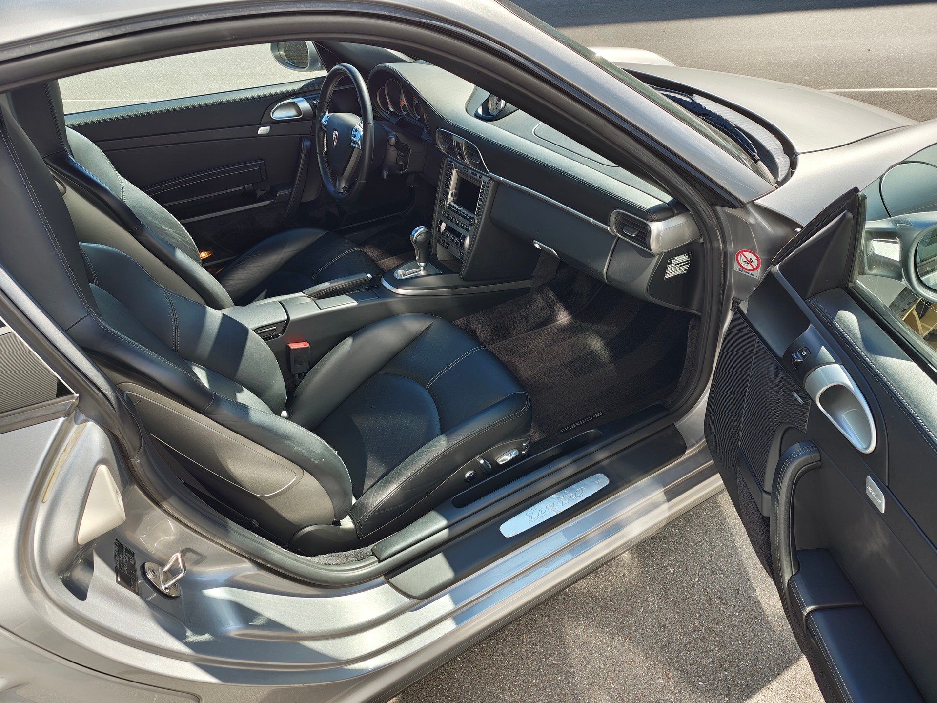 PORSCHE 911 Turbo-image-2