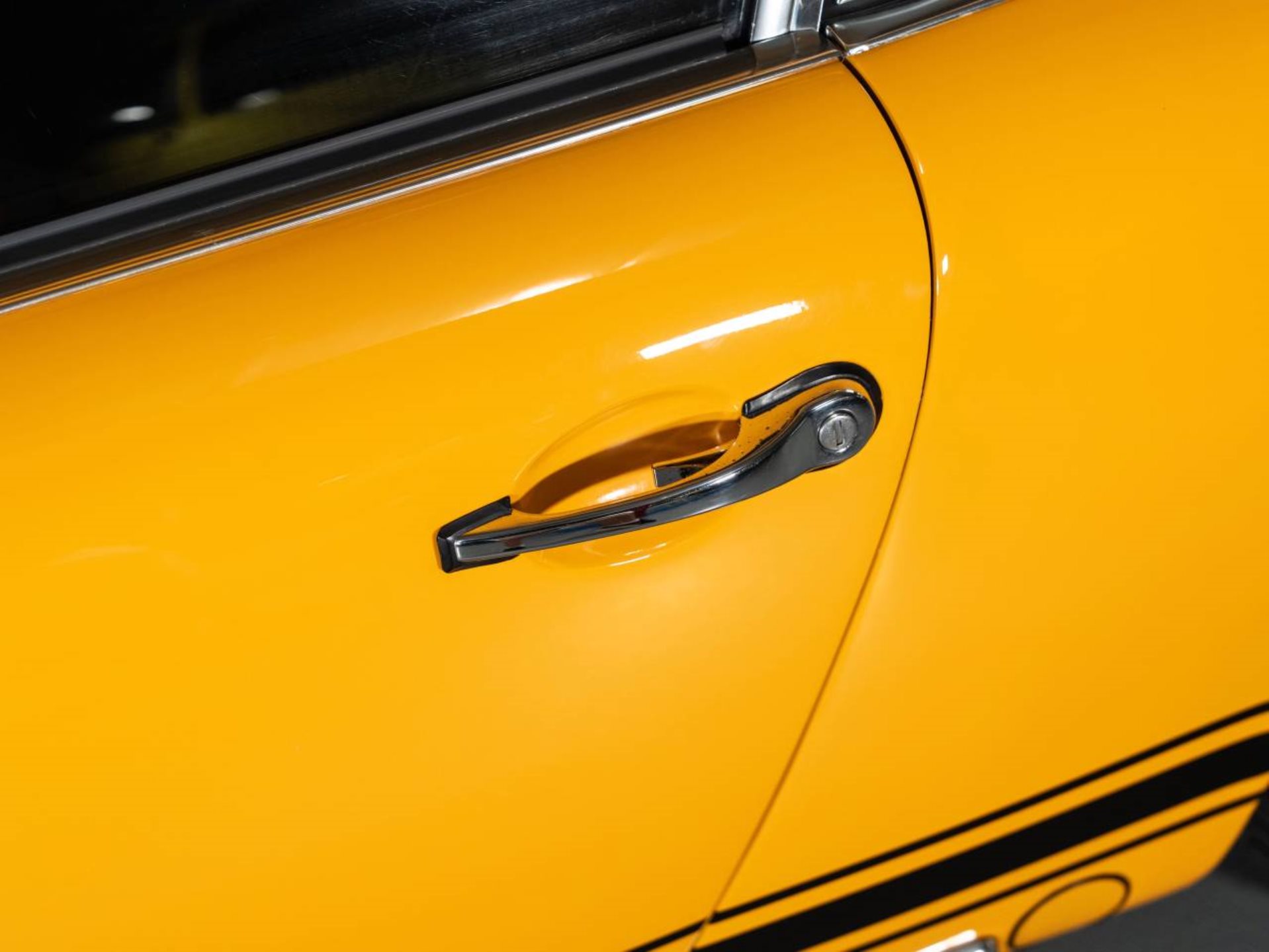 PORSCHE 911 T 2.4 Coupé-image-8