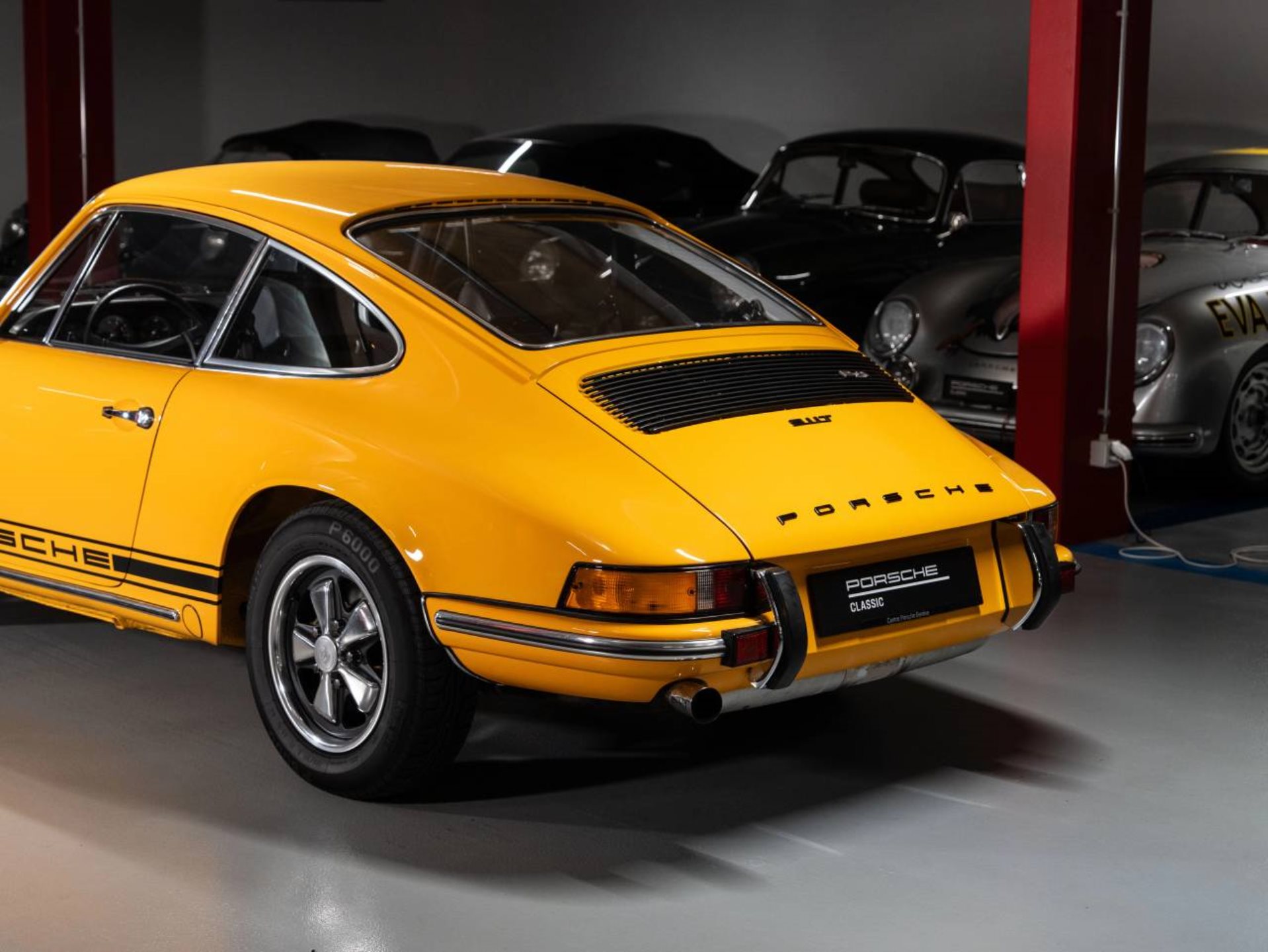 PORSCHE 911 T 2.4 Coupé-image-17