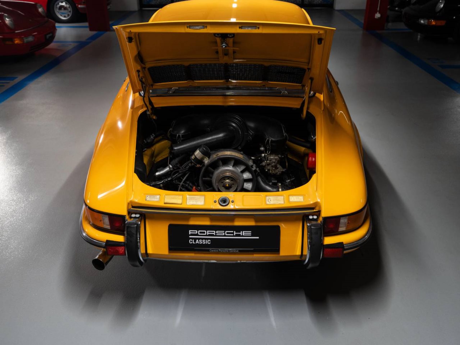 PORSCHE 911 T 2.4 Coupé-image-19