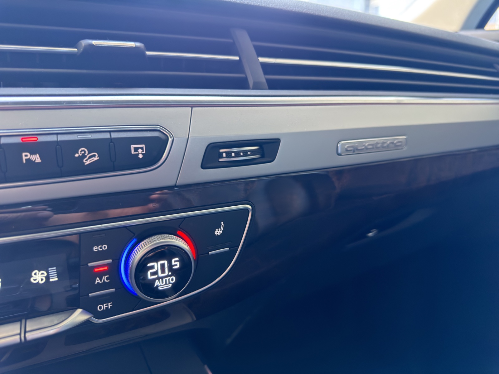 AUDI Q7 3.0 TDI quattro tiptronic-image-26