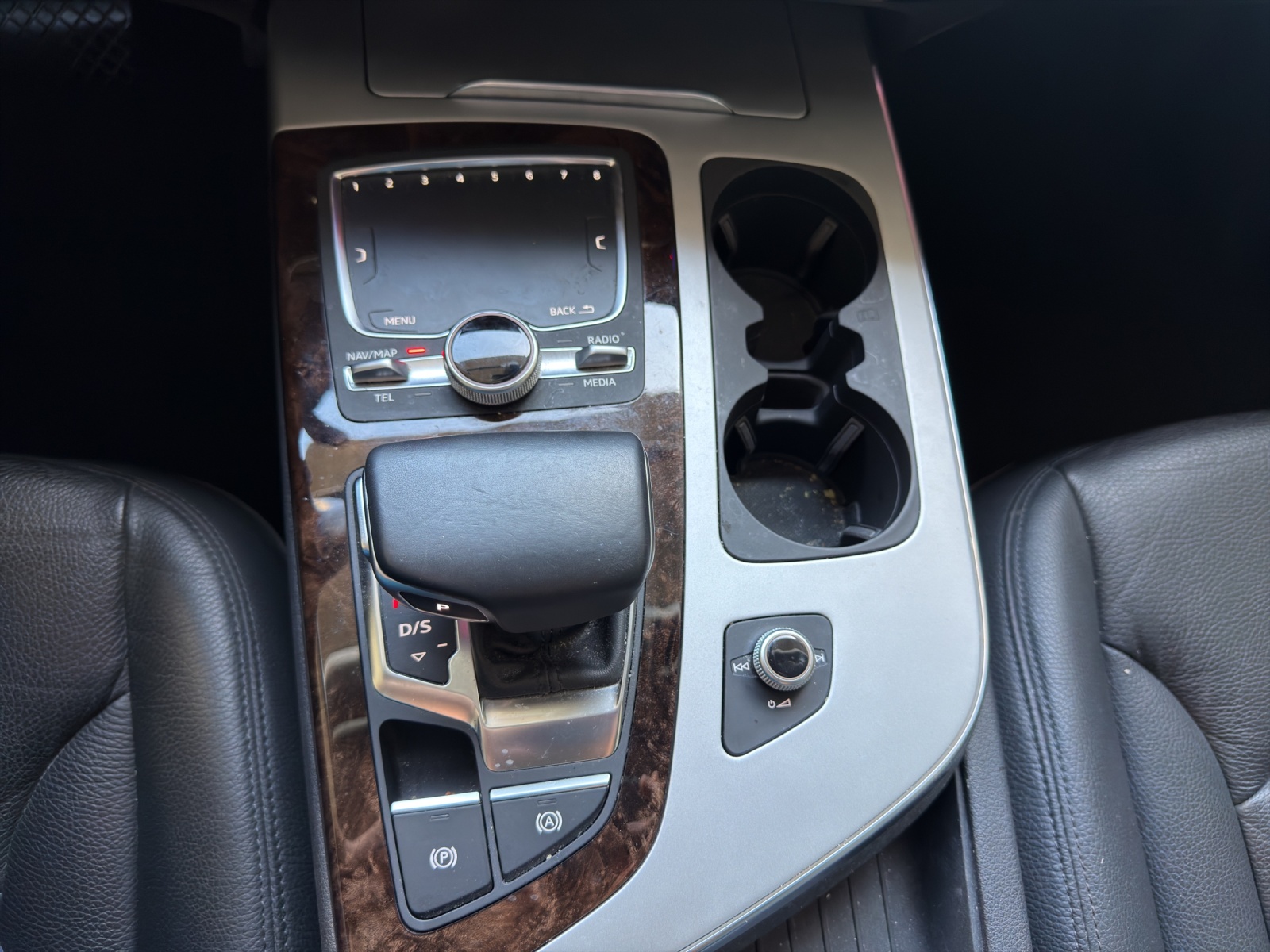 AUDI Q7 3.0 TDI quattro tiptronic-image-23