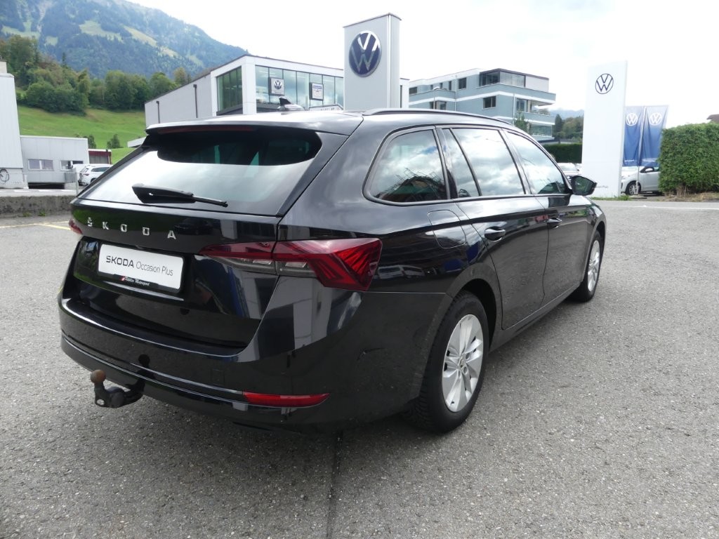 SKODA Octavia Combi 2.0 TDI DSG Ambition 4x4-showroom-element-3