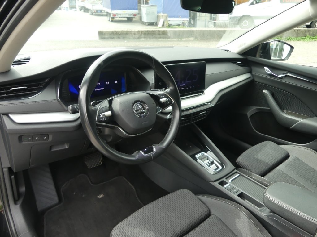 SKODA Octavia Combi 2.0 TDI DSG Ambition 4x4-image-6