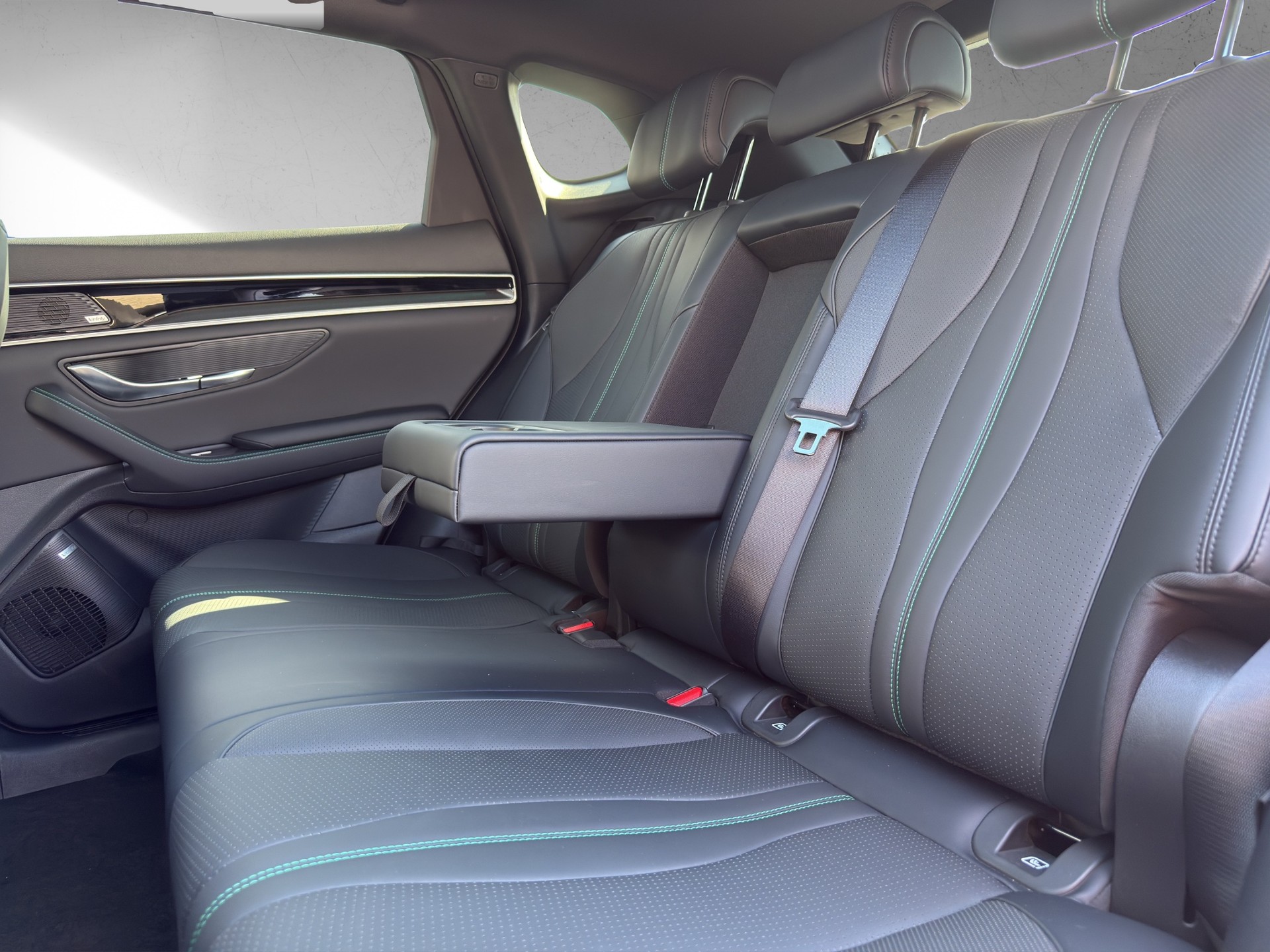 BYD Seal U DM-i Design AWD-image-9