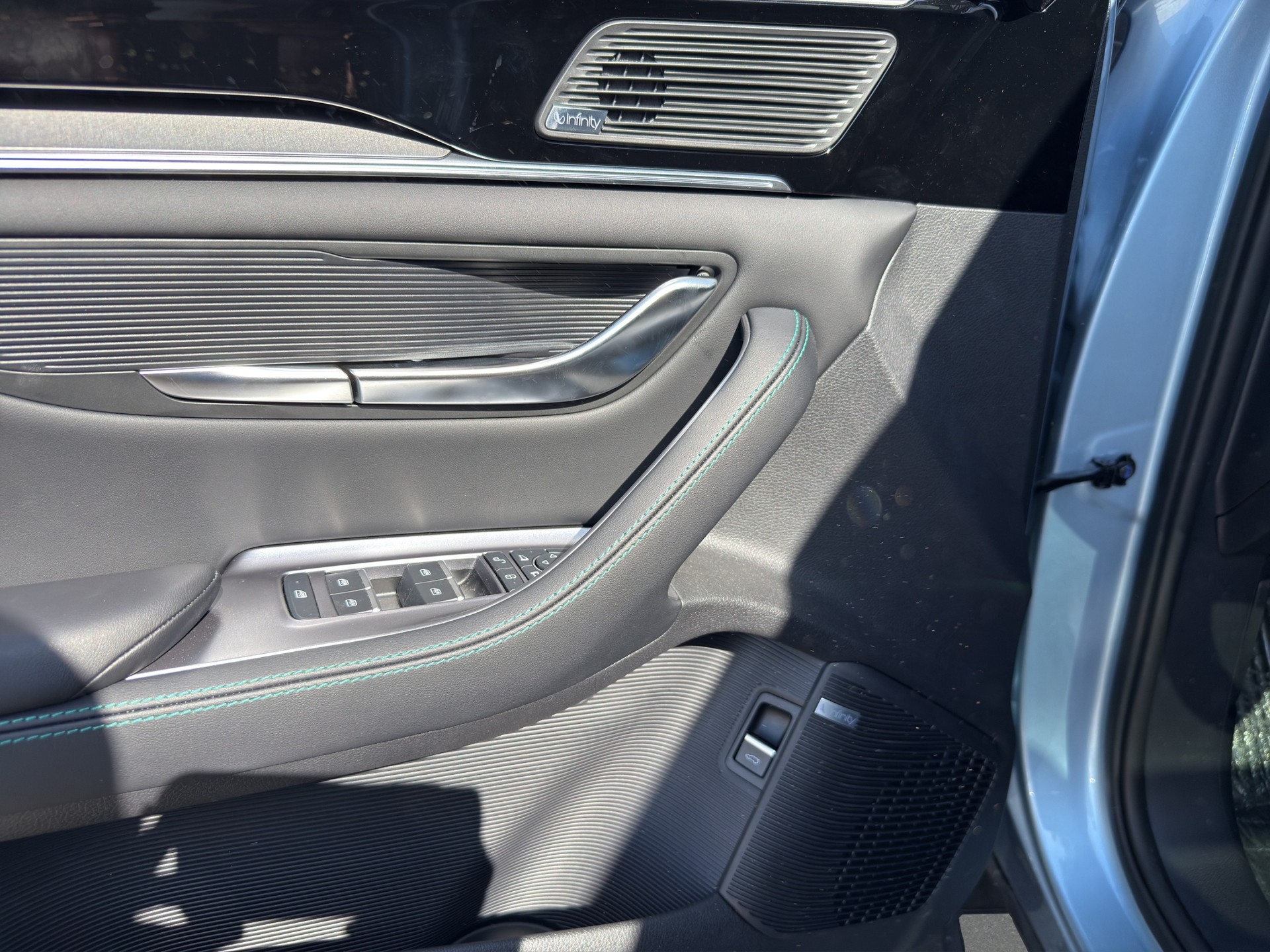 BYD Seal U DM-i Design AWD-image-8