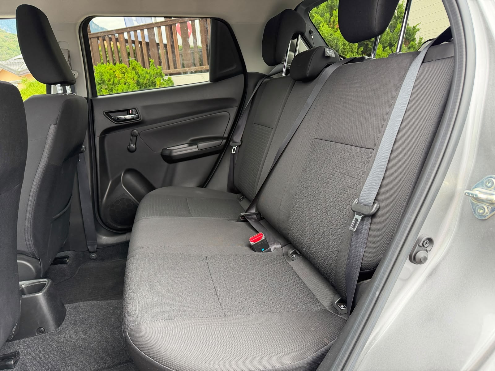 SUZUKI Swift 1.2 Compact + 4x4 Hybrid-image-14