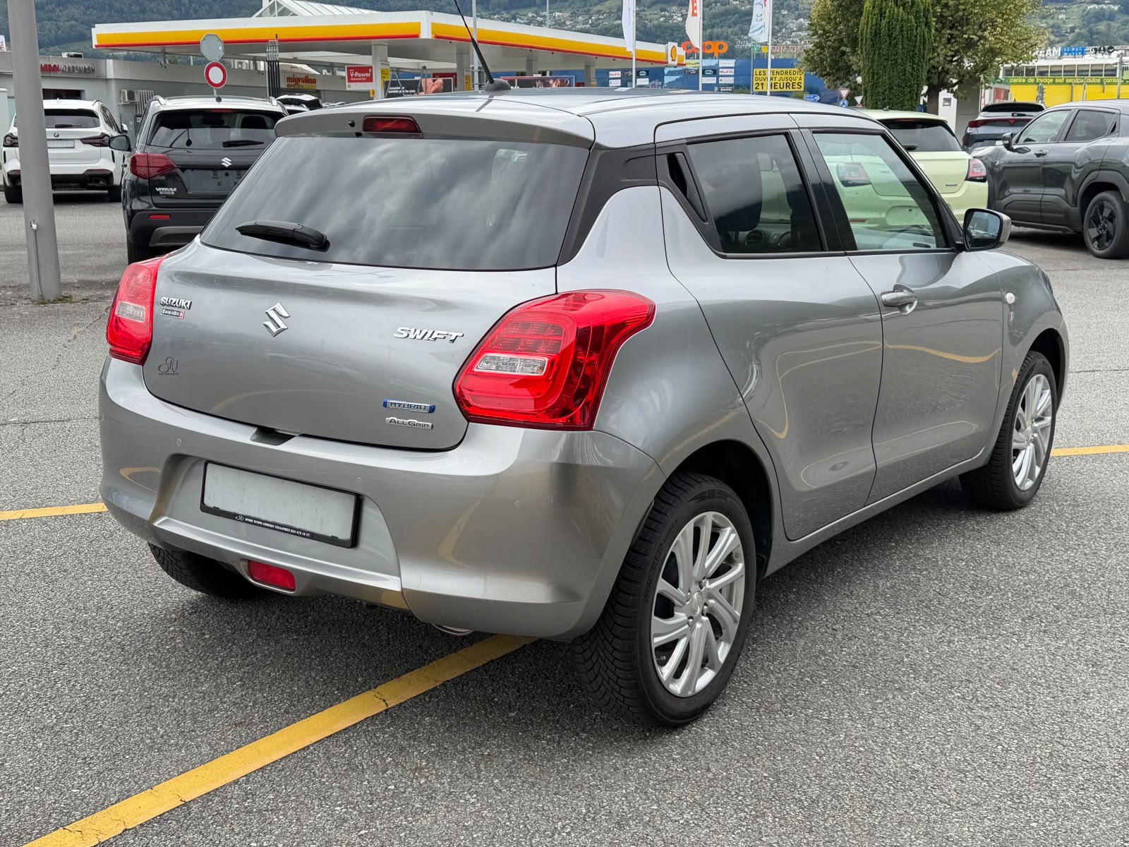 SUZUKI Swift 1.2 Compact + 4x4 Hybrid-image-4