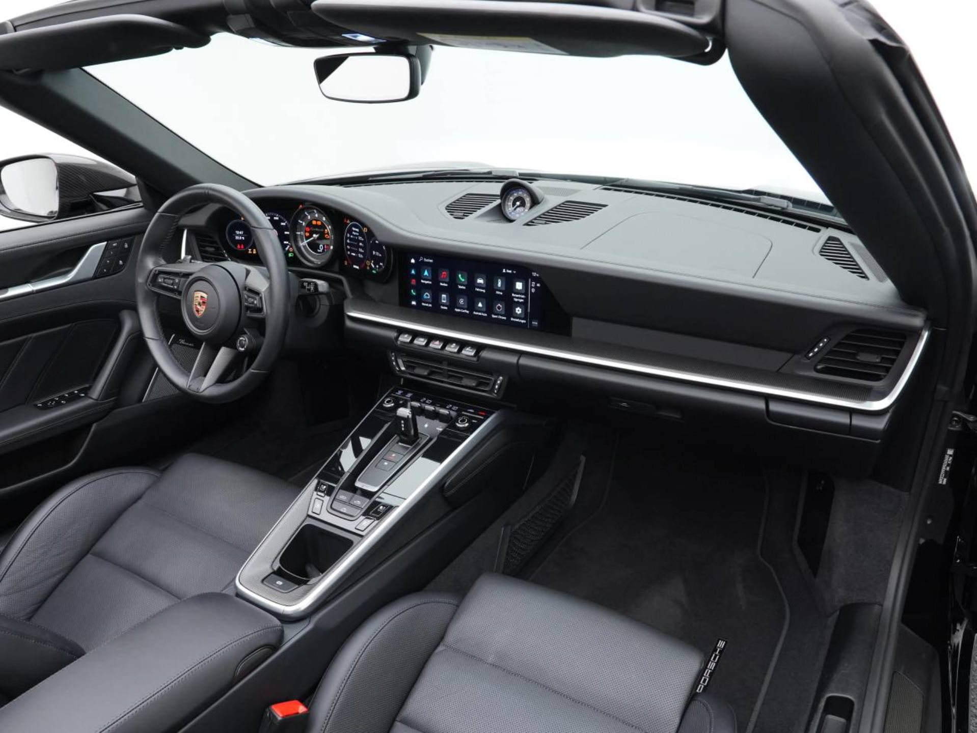 PORSCHE 911 Turbo S Cabriolet-image-24