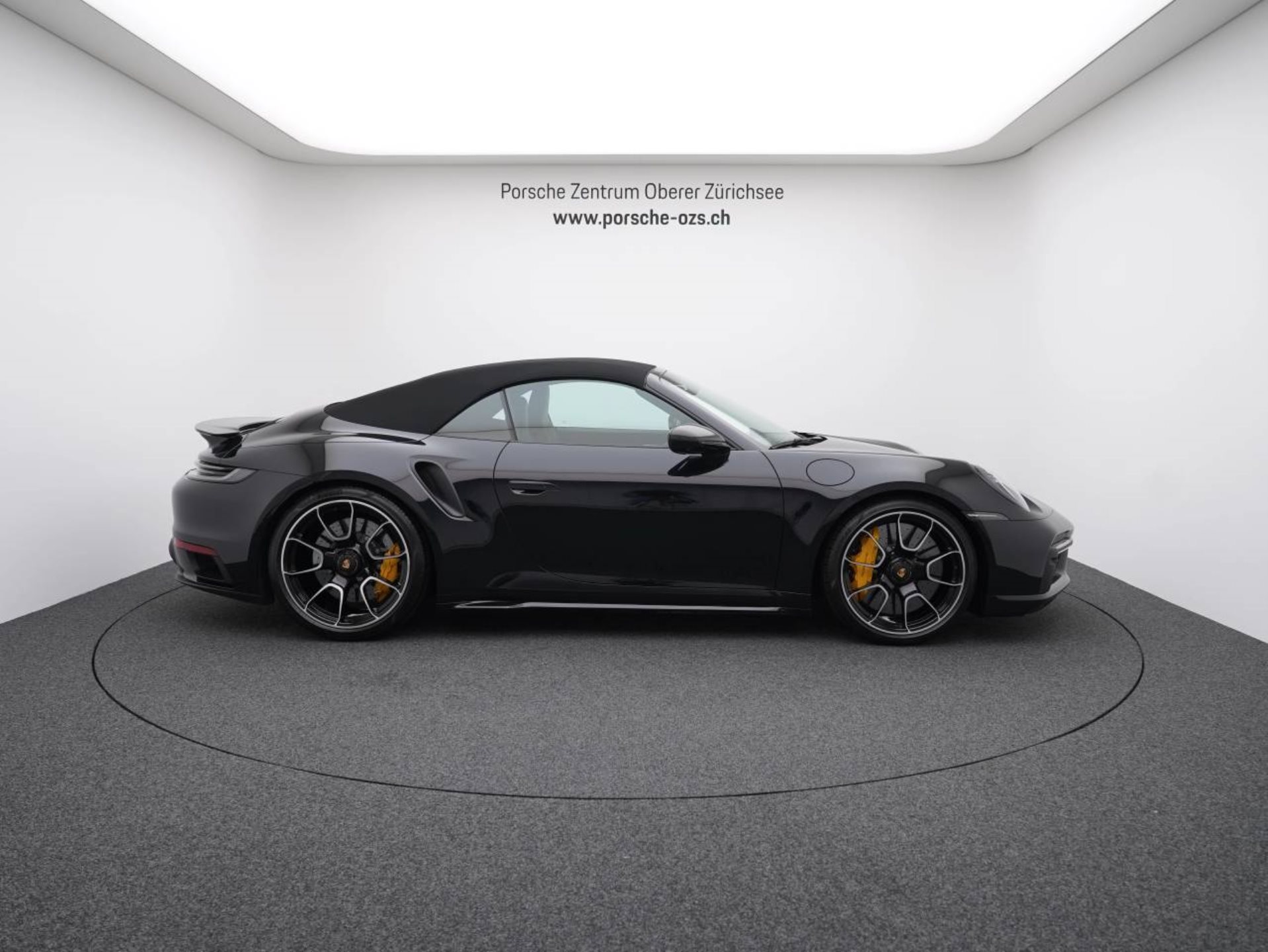 PORSCHE 911 Turbo S Cabriolet-image-7