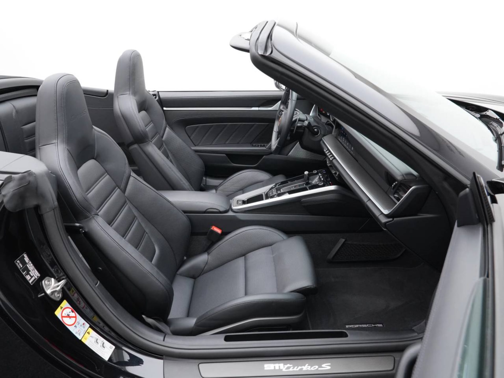 PORSCHE 911 Turbo S Cabriolet-image-25