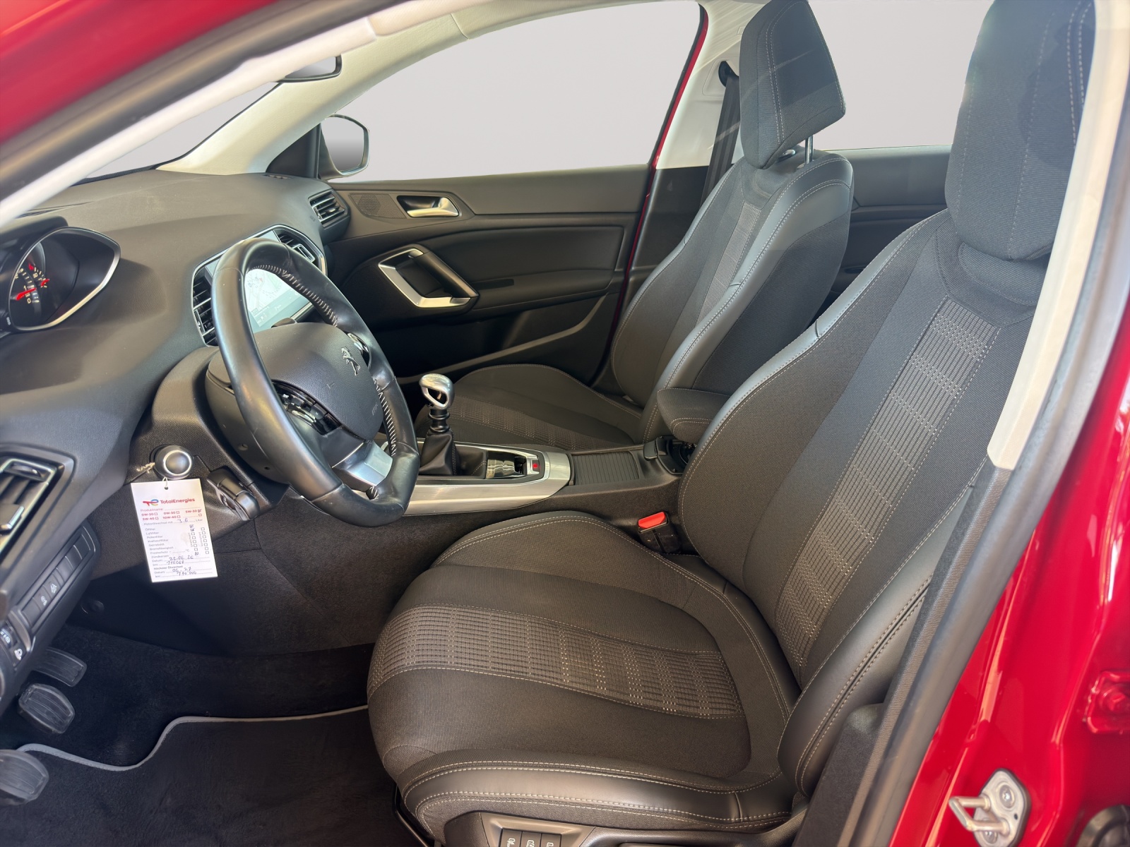 PEUGEOT 308 SW 1.2PureTech Allure-image-4