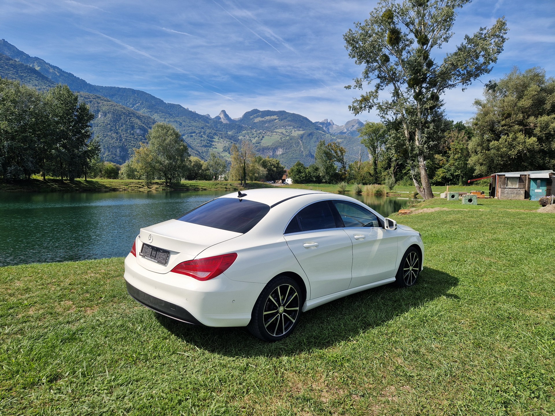 MERCEDES-BENZ CLA 200-image-3