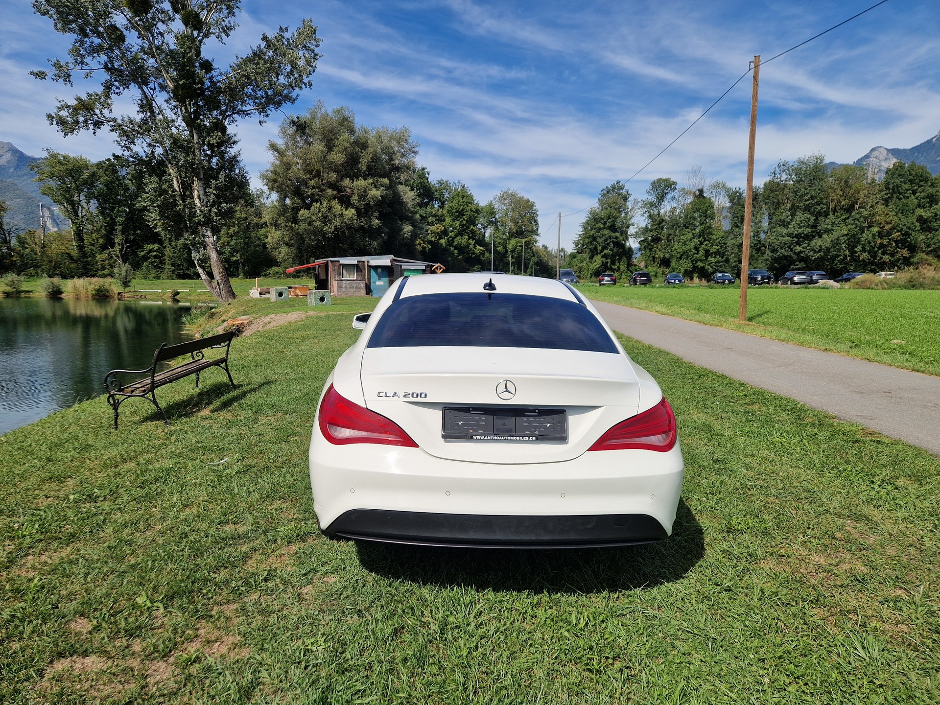 MERCEDES-BENZ CLA 200-image-4