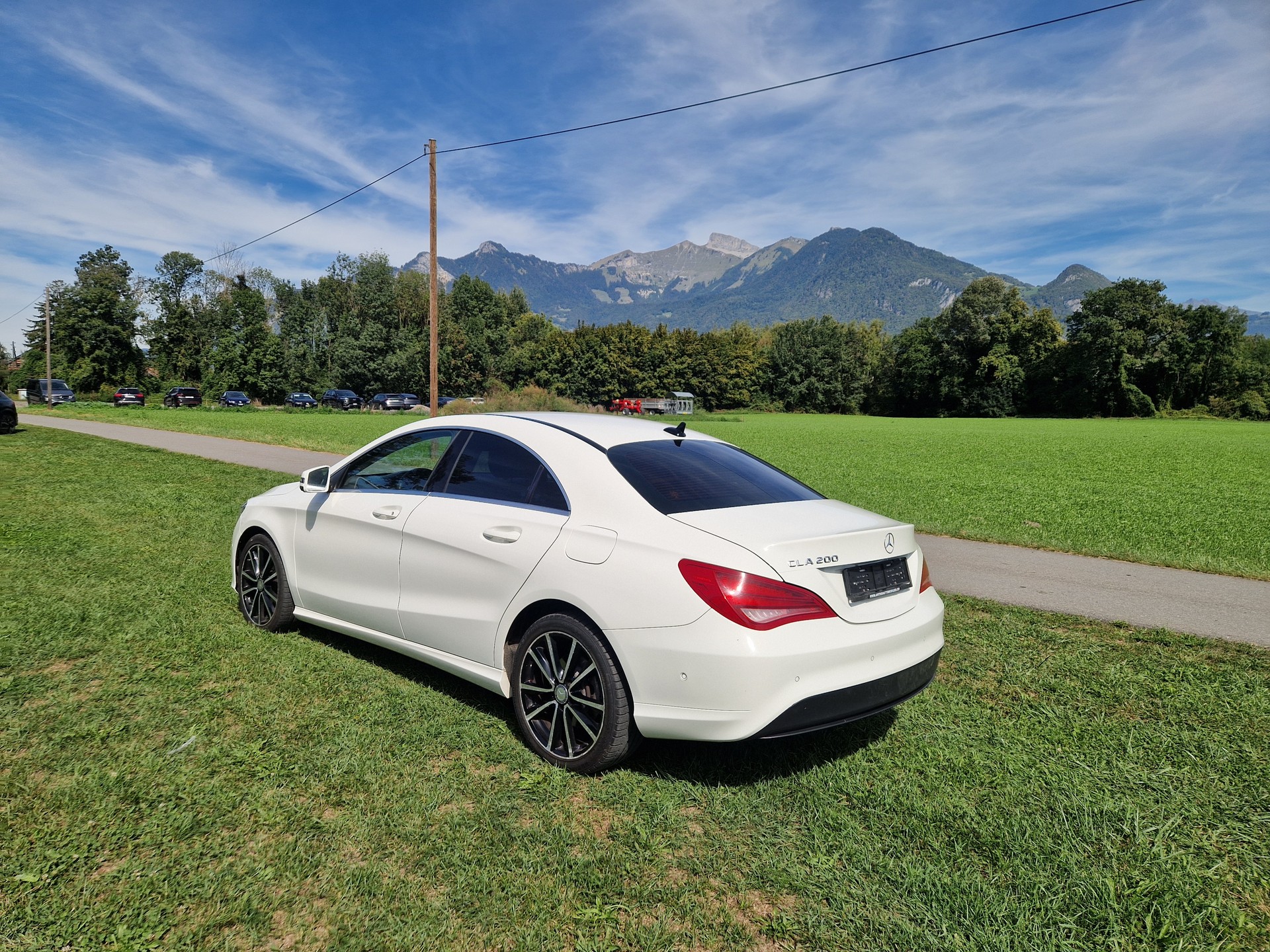 MERCEDES-BENZ CLA 200-image-5