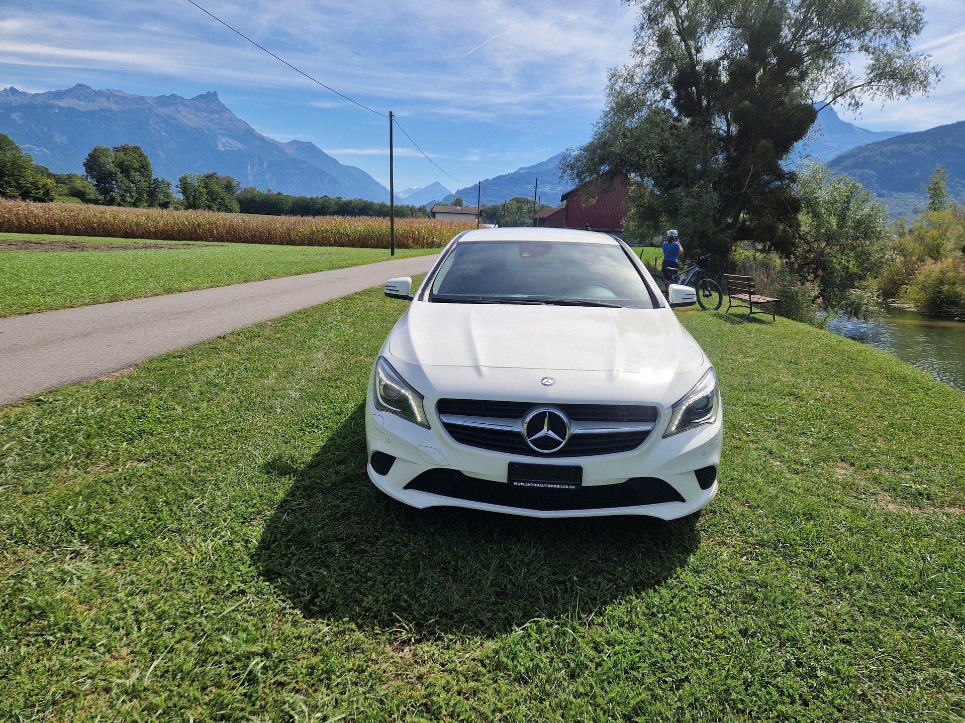 MERCEDES-BENZ CLA 200-image-1