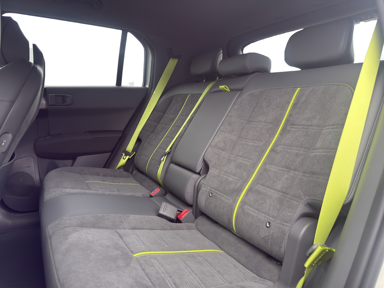 KIA EV3 81 kWh GT 4x4-image-11