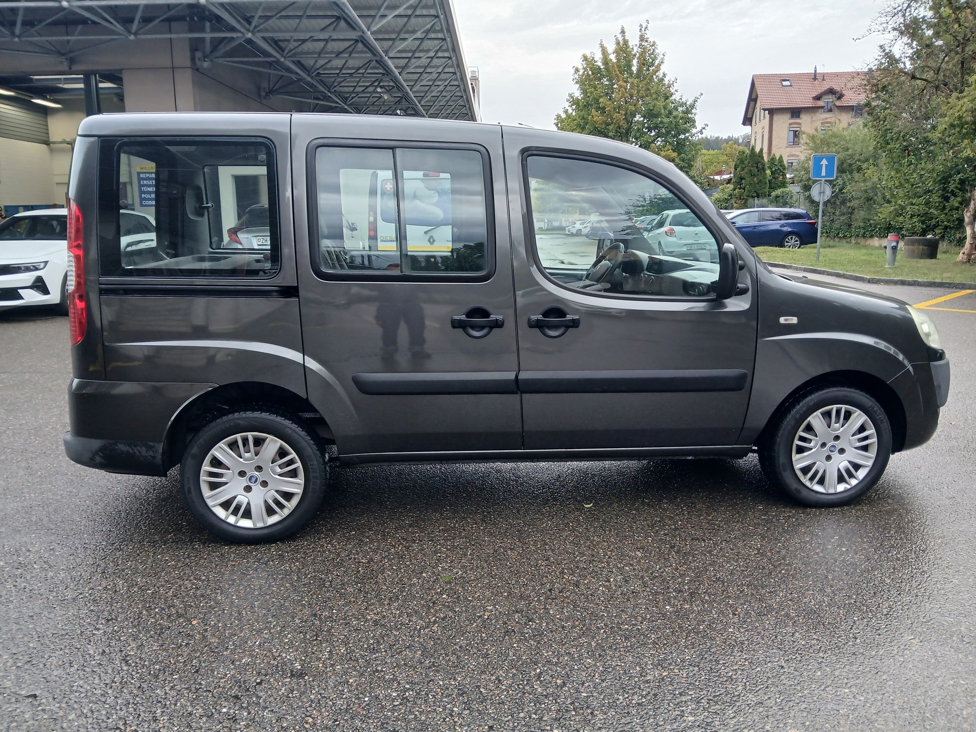 FIAT Doblò 1.9 JTD Family-image-5