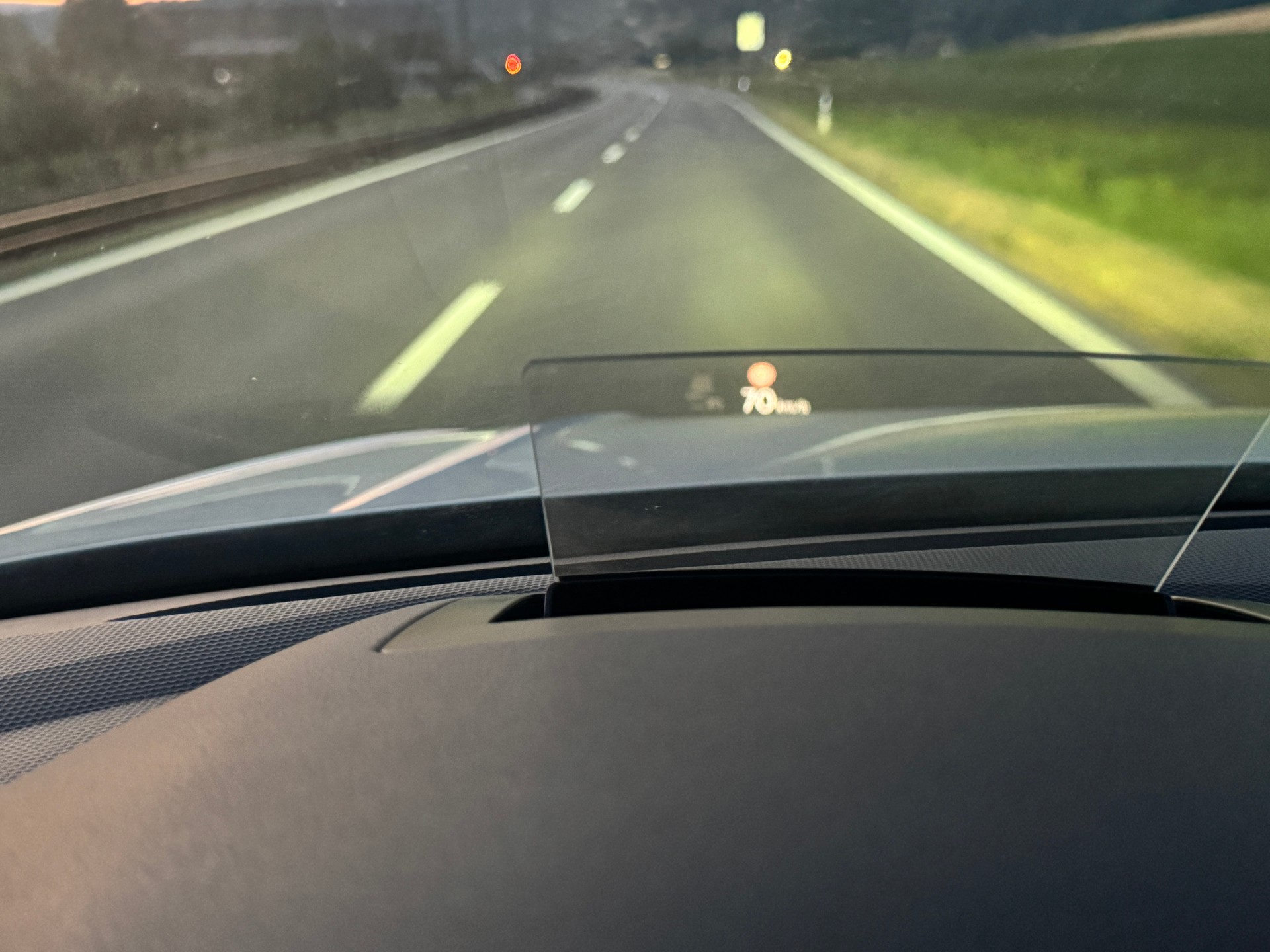 VW Tiguan 2.0 TDI 190-PS SCR Highline 4Motion DSG-image-23