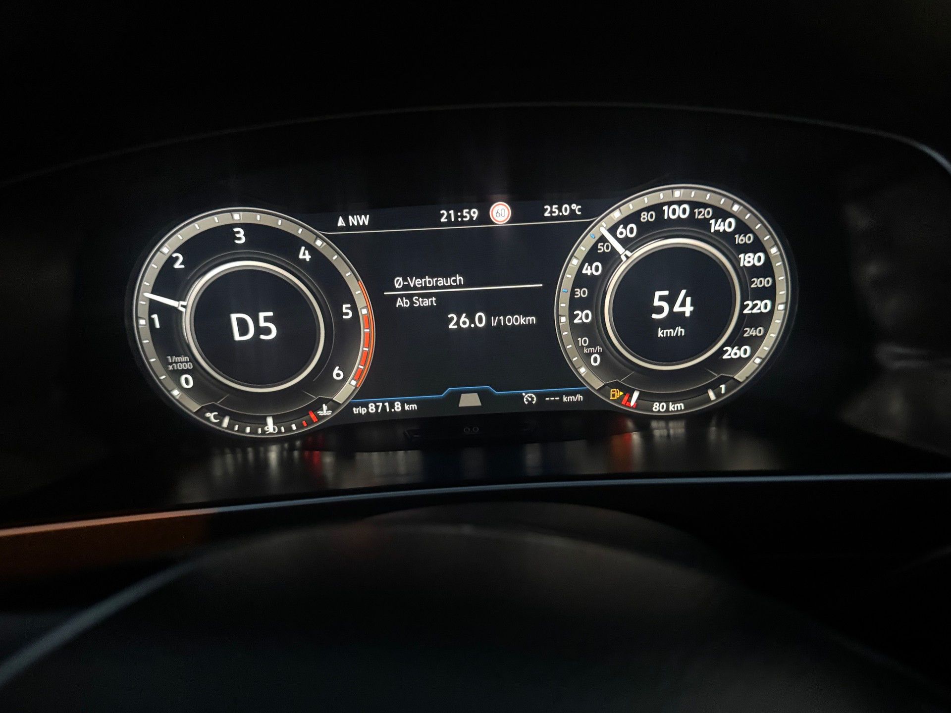 VW Tiguan 2.0 TDI 190-PS SCR Highline 4Motion DSG-image-26